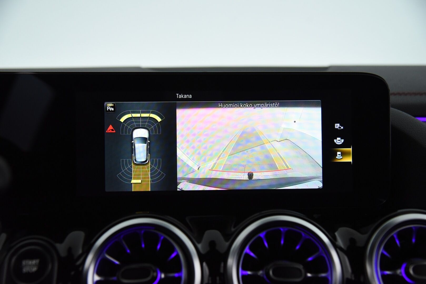 Mercedes-Benz EQA 2021 250 Business AMG / Distronic + / P-kamera / Vetokoukku / Widescreen / LED / Ambient / Keyless - DTR+Q / Midline äänentoisto / AMG sisä- ja ulkopaketilla / SOH 96%