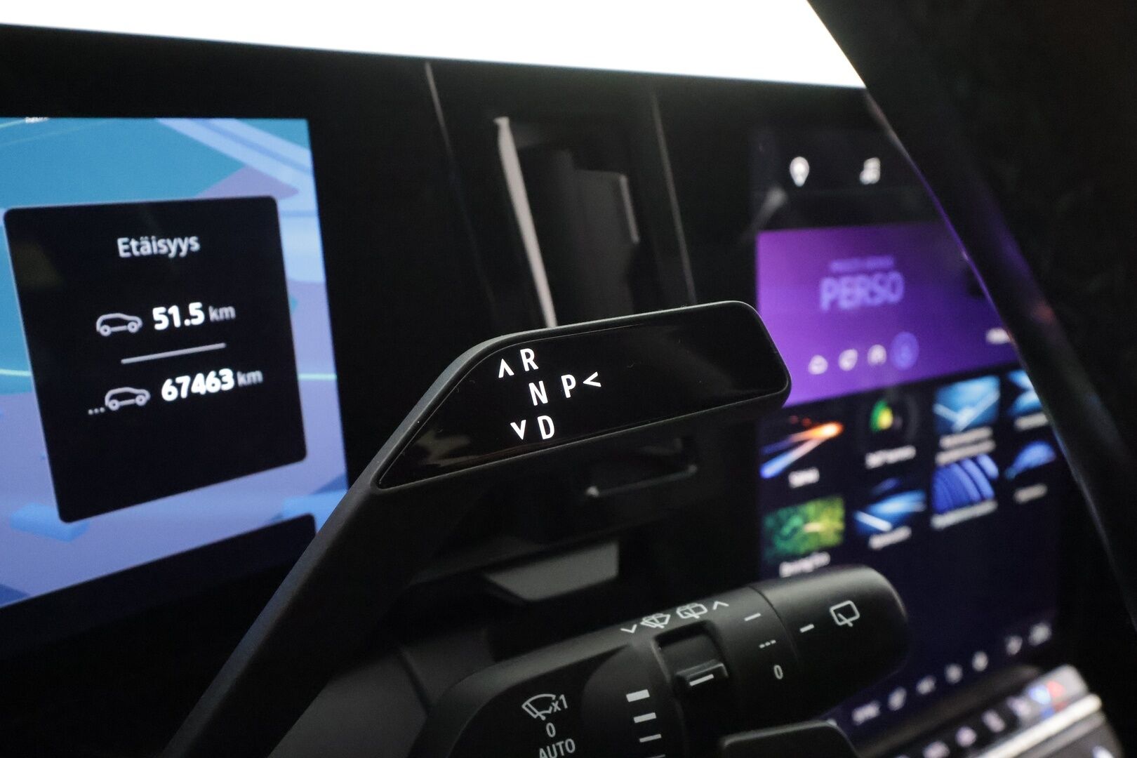 Renault Megane 2023 E-Tech electric 60kWh 220hv Techno * Koukku / ILP / ACC / LED / 360 / Navi / Kaistavahti * - 1-om Suomi-auto / 2x Latauskaapelit / Kahdet renkaat aluvanteilla