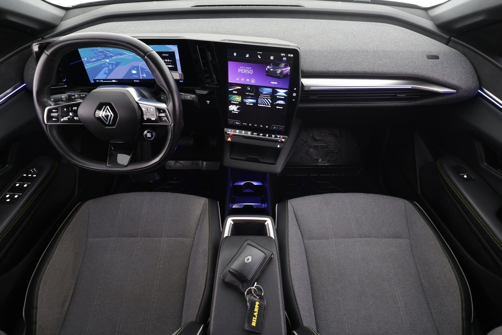 Renault Megane 2023 E-Tech electric 60kWh 220hv Techno * Koukku / ILP / ACC / LED / 360 / Navi / Kaistavahti * - 1-om Suomi-auto / 2x Latauskaapelit / Kahdet renkaat aluvanteilla