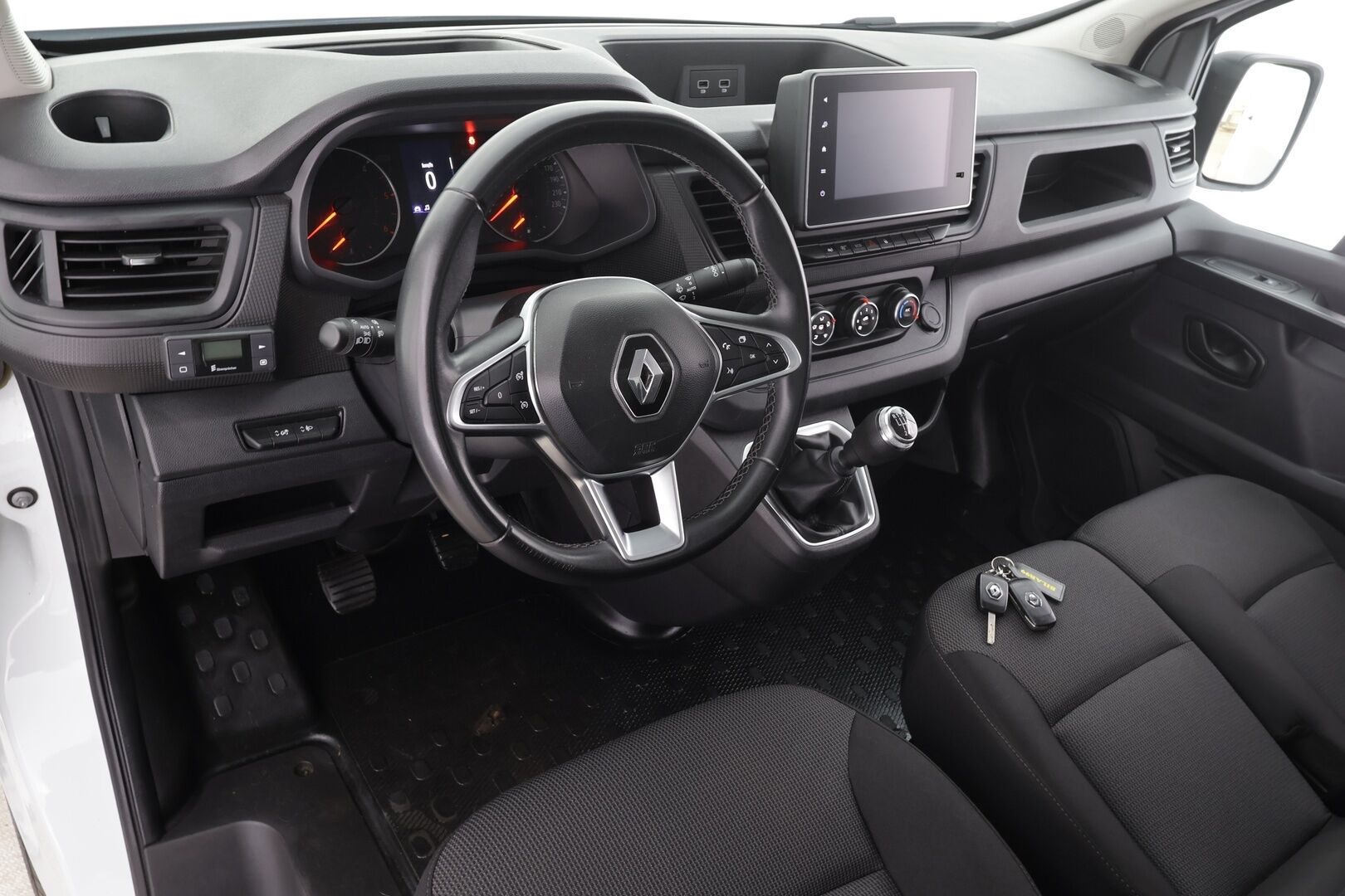 Renault Trafic 2022 Blue dCi 130 L2H1 6,7m3 Nordic Edition * Webasto / Koukku / LED / P.Kamera / Apple&Android * - Facelift / Suomi-auto / Kahdet renkaat / Merkkihuollot