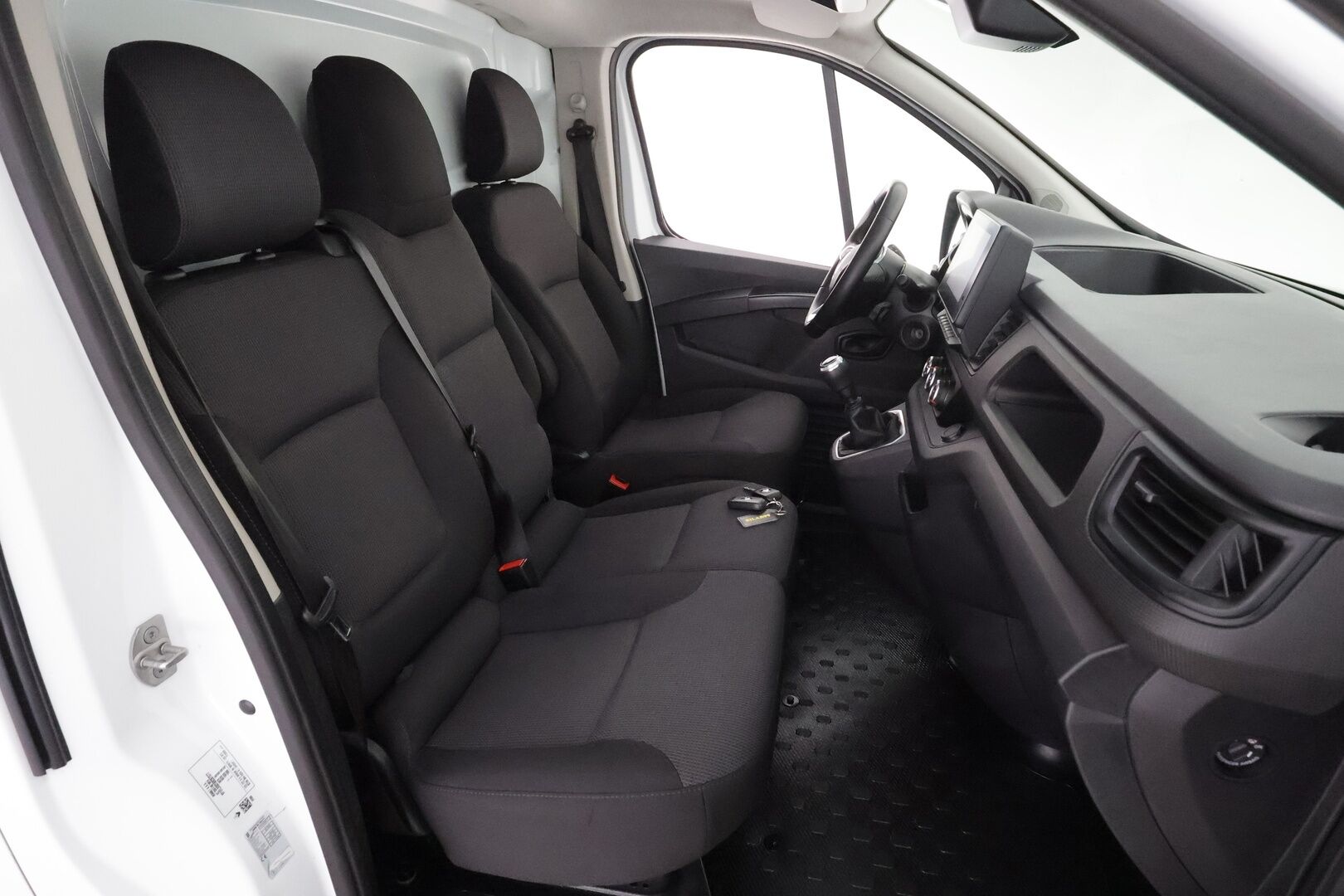 Renault Trafic 2022 Blue dCi 130 L2H1 6,7m3 Nordic Edition * Webasto / Koukku / LED / P.Kamera / Apple&Android * - Facelift / Suomi-auto / Kahdet renkaat / Merkkihuollot