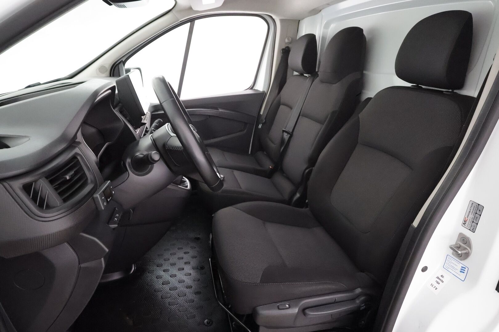 Renault Trafic 2022 Blue dCi 130 L2H1 6,7m3 Nordic Edition * Webasto / Koukku / LED / P.Kamera / Apple&Android * - Facelift / Suomi-auto / Kahdet renkaat / Merkkihuollot