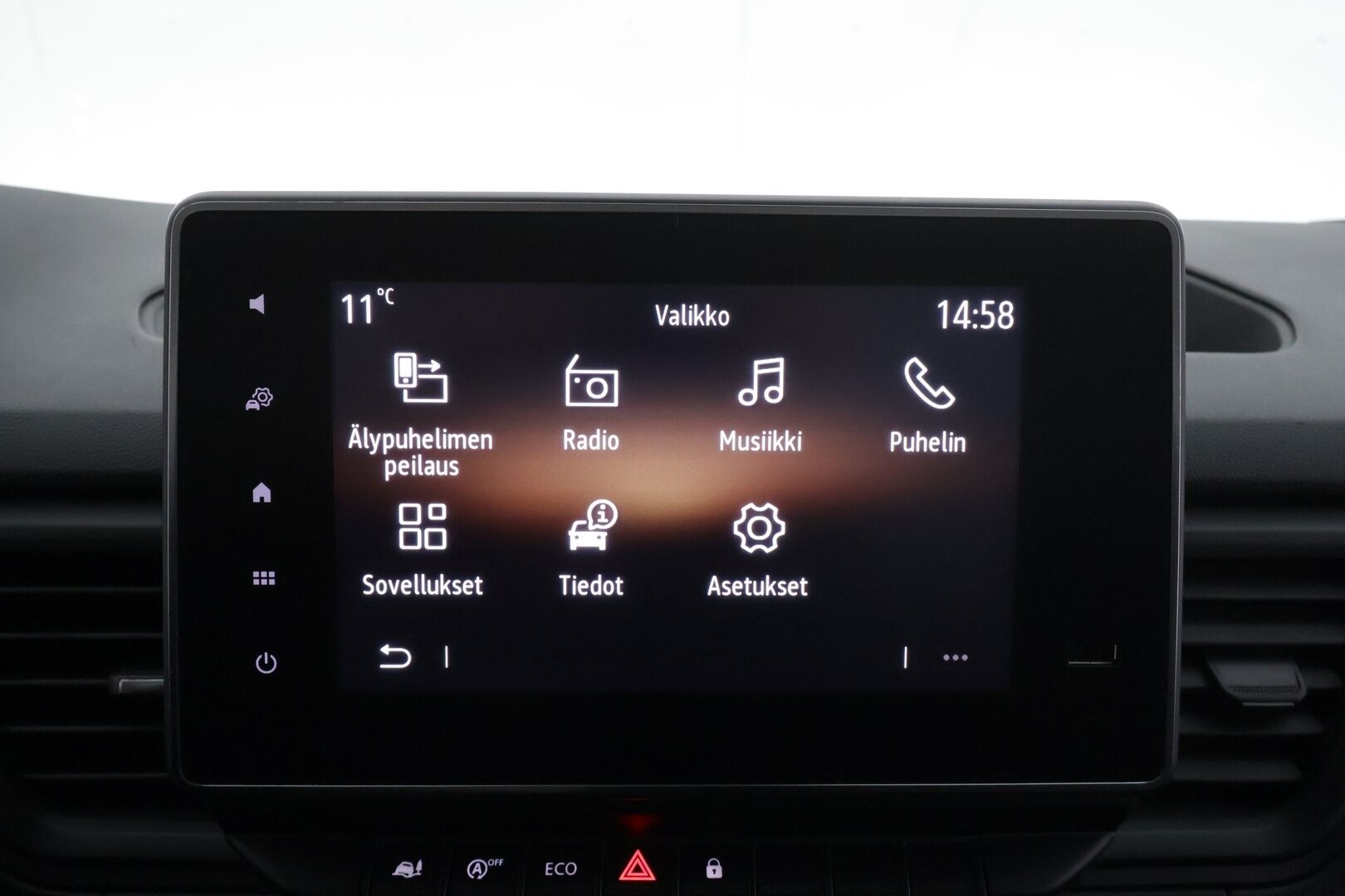 Renault Trafic 2022 Blue dCi 130 L2H1 6,7m3 Nordic Edition * Webasto / Koukku / LED / P.Kamera / Apple&Android * - Facelift / Suomi-auto / Kahdet renkaat / Merkkihuollot