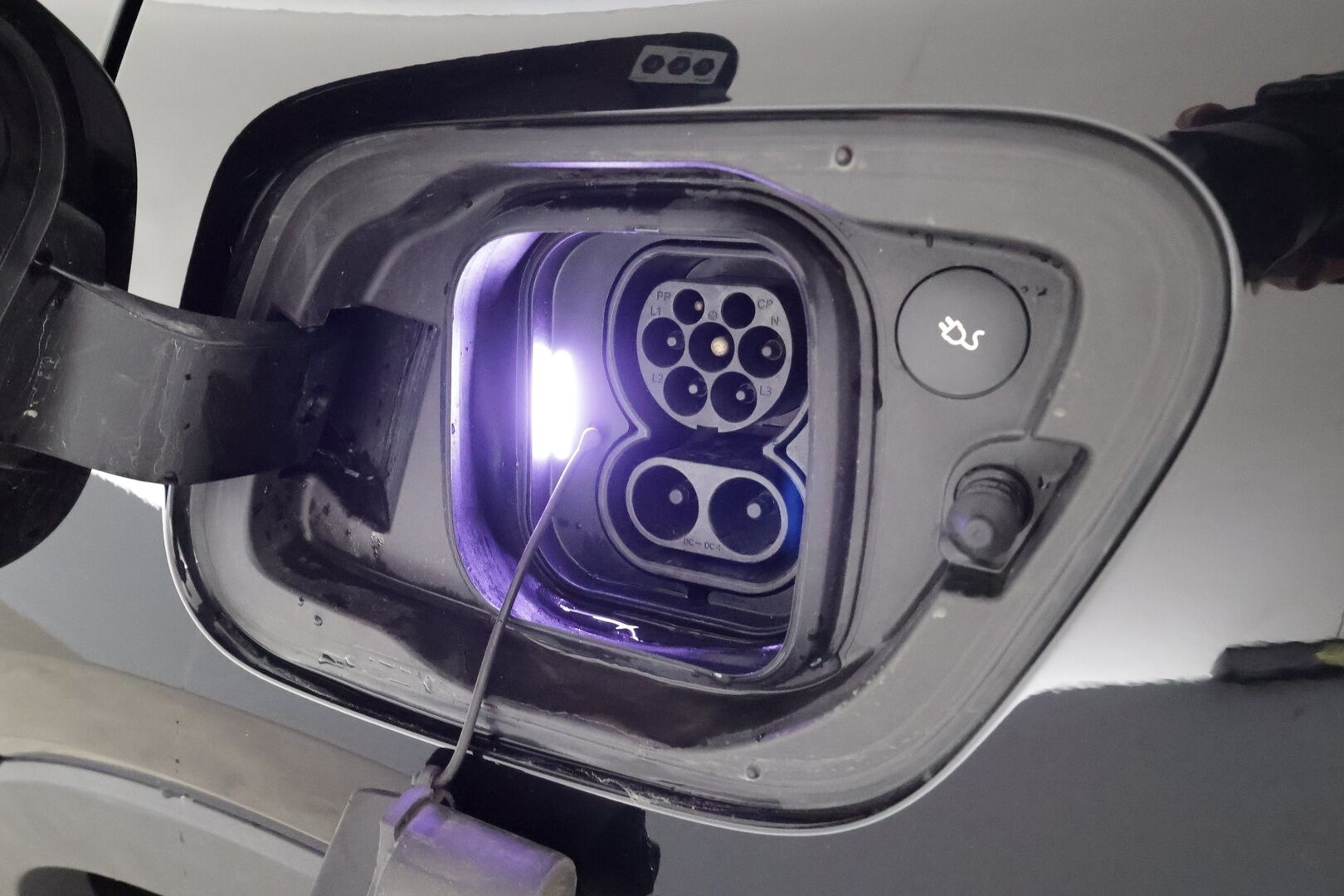 Volvo C40 2023 Recharge Single Ultimate aut - ACC | ILP | H&K | Lasikatto | Koukku | 360° | Muistipenkki | LED | Navi | BLIS | 1.Om Suomi-auto | Kahdet renkaat aluvanteilla | Merkkihuollettu | 2x laturit | SOH 94.3