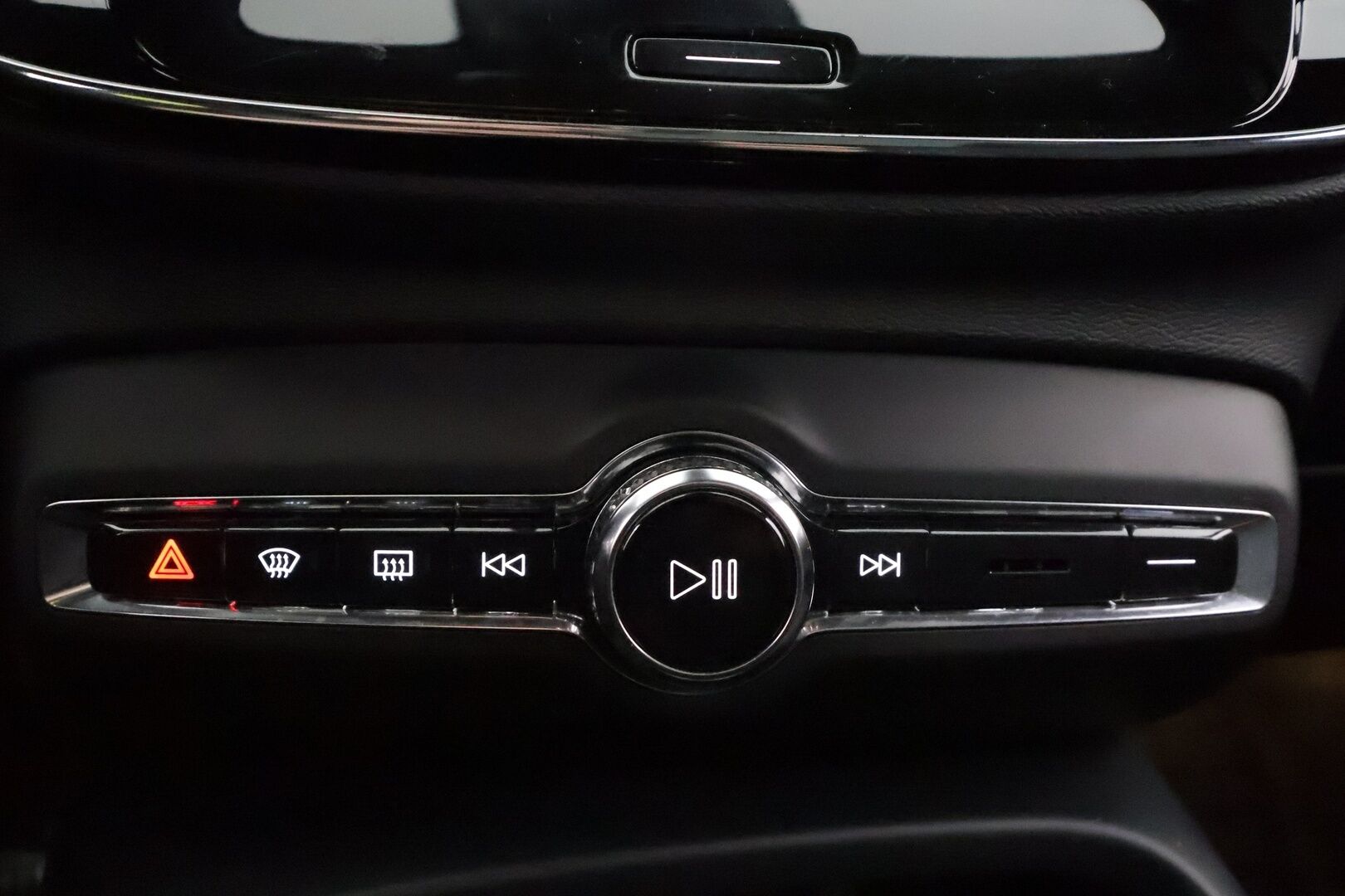 Volvo C40 2023 Recharge Single Ultimate aut - ACC | ILP | H&K | Lasikatto | Koukku | 360° | Muistipenkki | LED | Navi | BLIS | 1.Om Suomi-auto | Kahdet renkaat aluvanteilla | Merkkihuollettu | 2x laturit | SOH 94.3