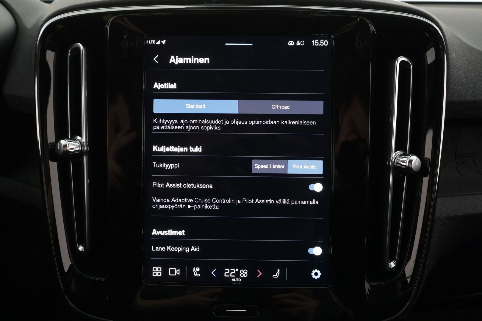 Volvo C40 2023 Recharge Single Ultimate aut - ACC | ILP | H&K | Lasikatto | Koukku | 360° | Muistipenkki | LED | Navi | BLIS | 1.Om Suomi-auto | Kahdet renkaat aluvanteilla | Merkkihuollettu | 2x laturit | SOH 94.3