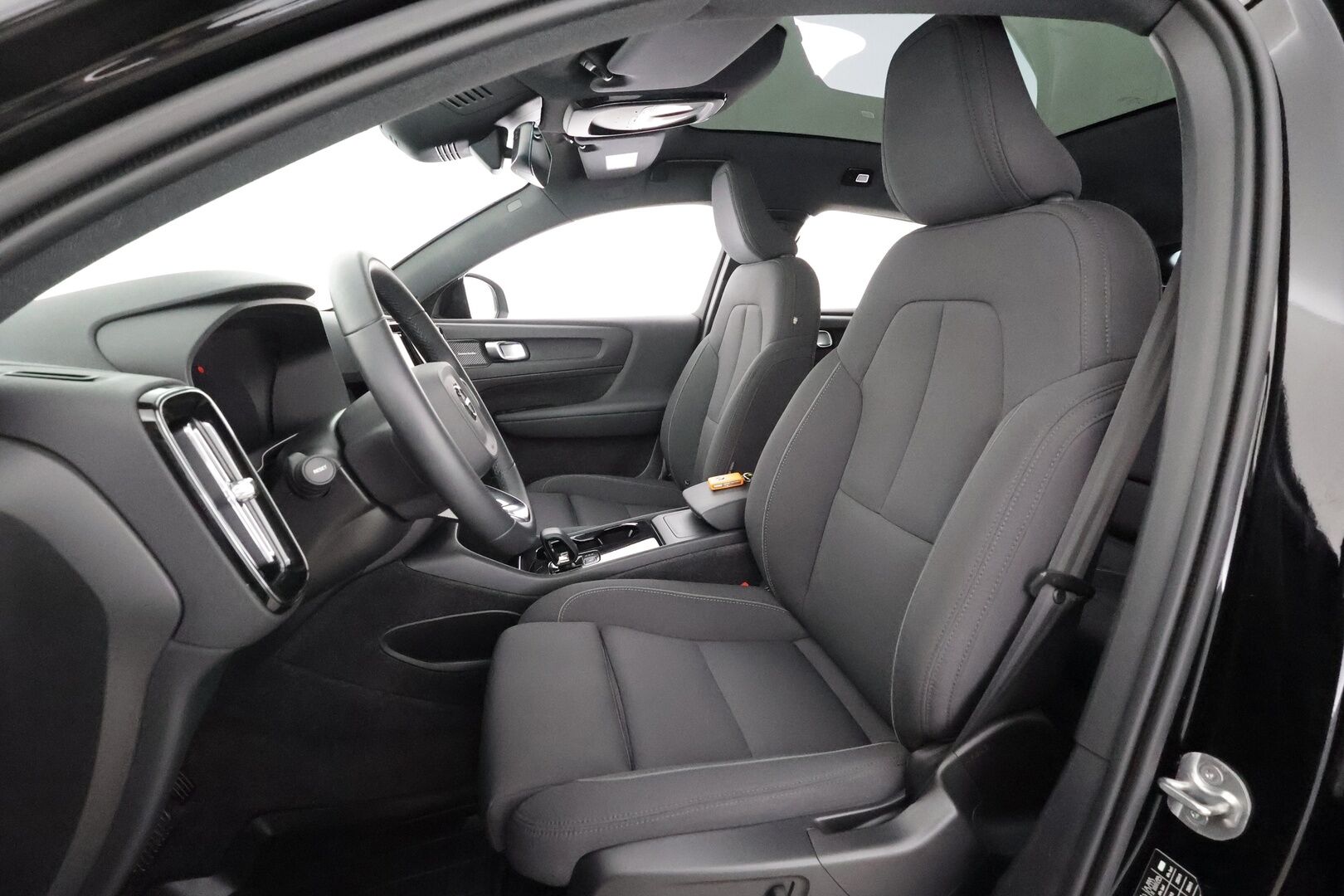 Volvo C40 2023 Recharge Single Ultimate aut - ACC | ILP | H&K | Lasikatto | Koukku | 360° | Muistipenkki | LED | Navi | BLIS | 1.Om Suomi-auto | Kahdet renkaat aluvanteilla | Merkkihuollettu | 2x laturit | SOH 94.3