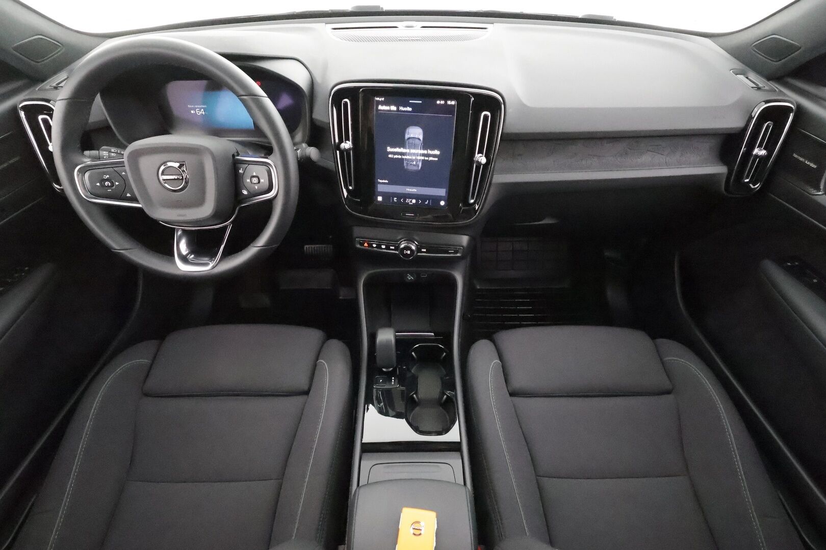 Volvo C40 2023 Recharge Single Ultimate aut - ACC | ILP | H&K | Lasikatto | Koukku | 360° | Muistipenkki | LED | Navi | BLIS | 1.Om Suomi-auto | Kahdet renkaat aluvanteilla | Merkkihuollettu | 2x laturit | SOH 94.3