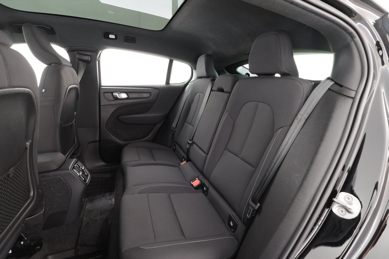 Volvo C40 2023 Recharge Single Ultimate aut - ACC | ILP | H&K | Lasikatto | Koukku | 360° | Muistipenkki | LED | Navi | BLIS | 1.Om Suomi-auto | Kahdet renkaat aluvanteilla | Merkkihuollettu | 2x laturit | SOH 94.3