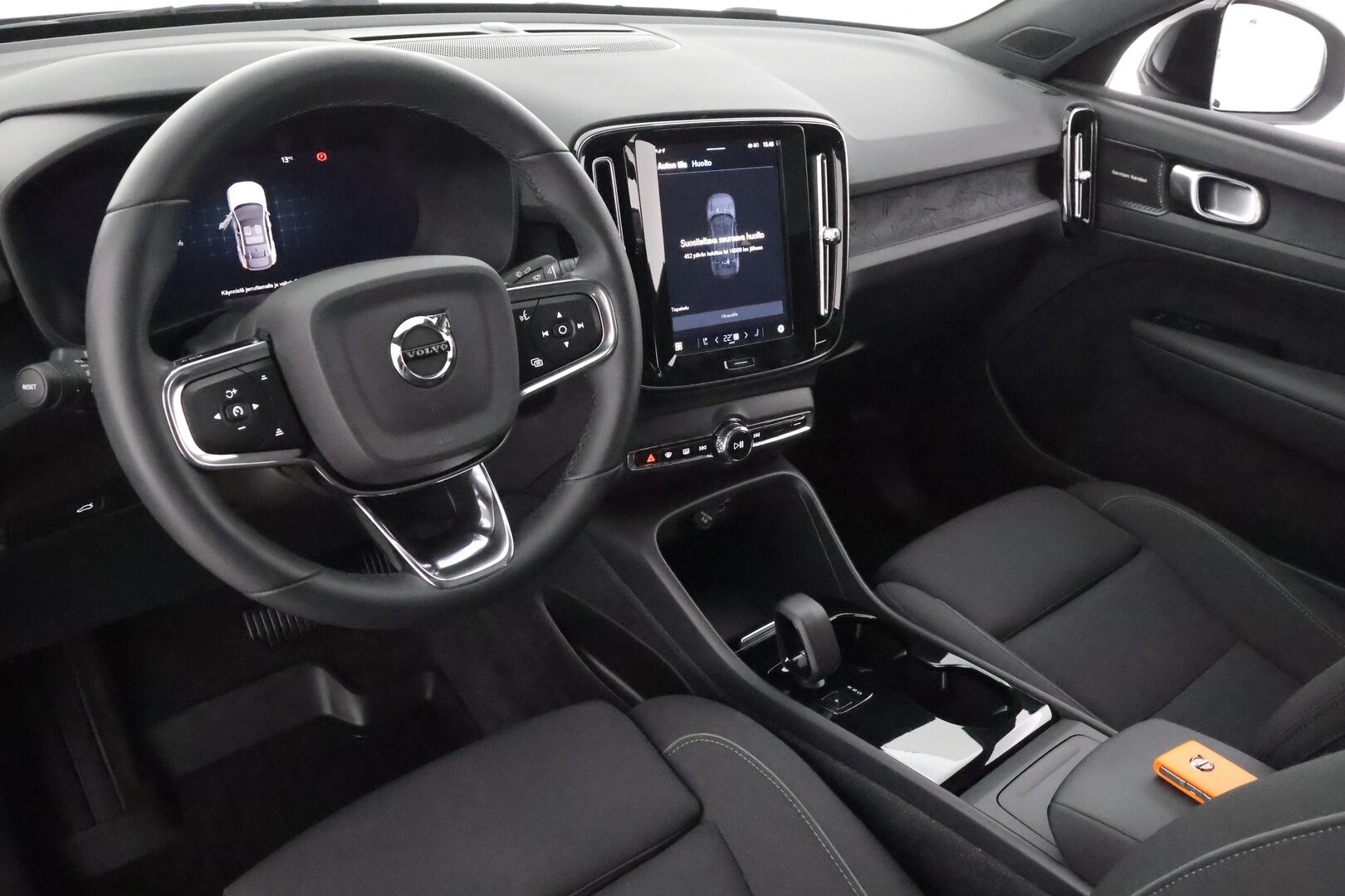 Volvo C40 2023 Recharge Single Ultimate aut - ACC | ILP | H&K | Lasikatto | Koukku | 360° | Muistipenkki | LED | Navi | BLIS | 1.Om Suomi-auto | Kahdet renkaat aluvanteilla | Merkkihuollettu | 2x laturit | SOH 94.3