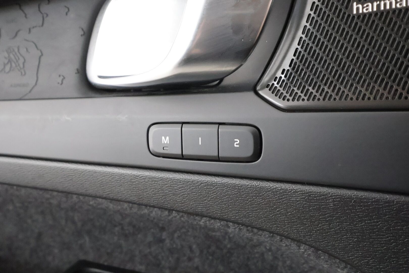 Volvo C40 2023 Recharge Single Ultimate aut - ACC | ILP | H&K | Lasikatto | Koukku | 360° | Muistipenkki | LED | Navi | BLIS | 1.Om Suomi-auto | Kahdet renkaat aluvanteilla | Merkkihuollettu | 2x laturit | SOH 94.3