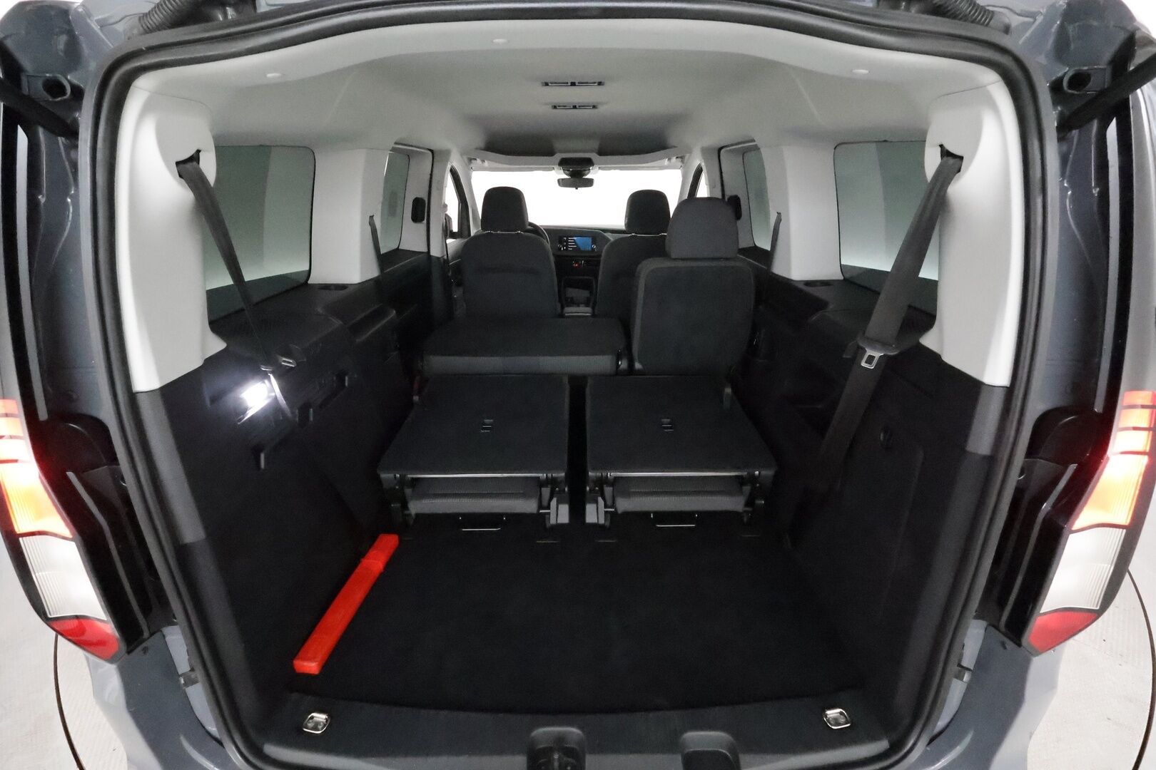 Volkswagen Caddy 2023 1.5 TSi 84 kW Family DSG 7-P *Suomi-auto / Vakkari / P.tutkat / Bluetooth / Webasto / 2x Renkaat* - PA-lämmitin / 7-paik / - HULLU BLACKWEEK KORKOTARJOUS 2,49%