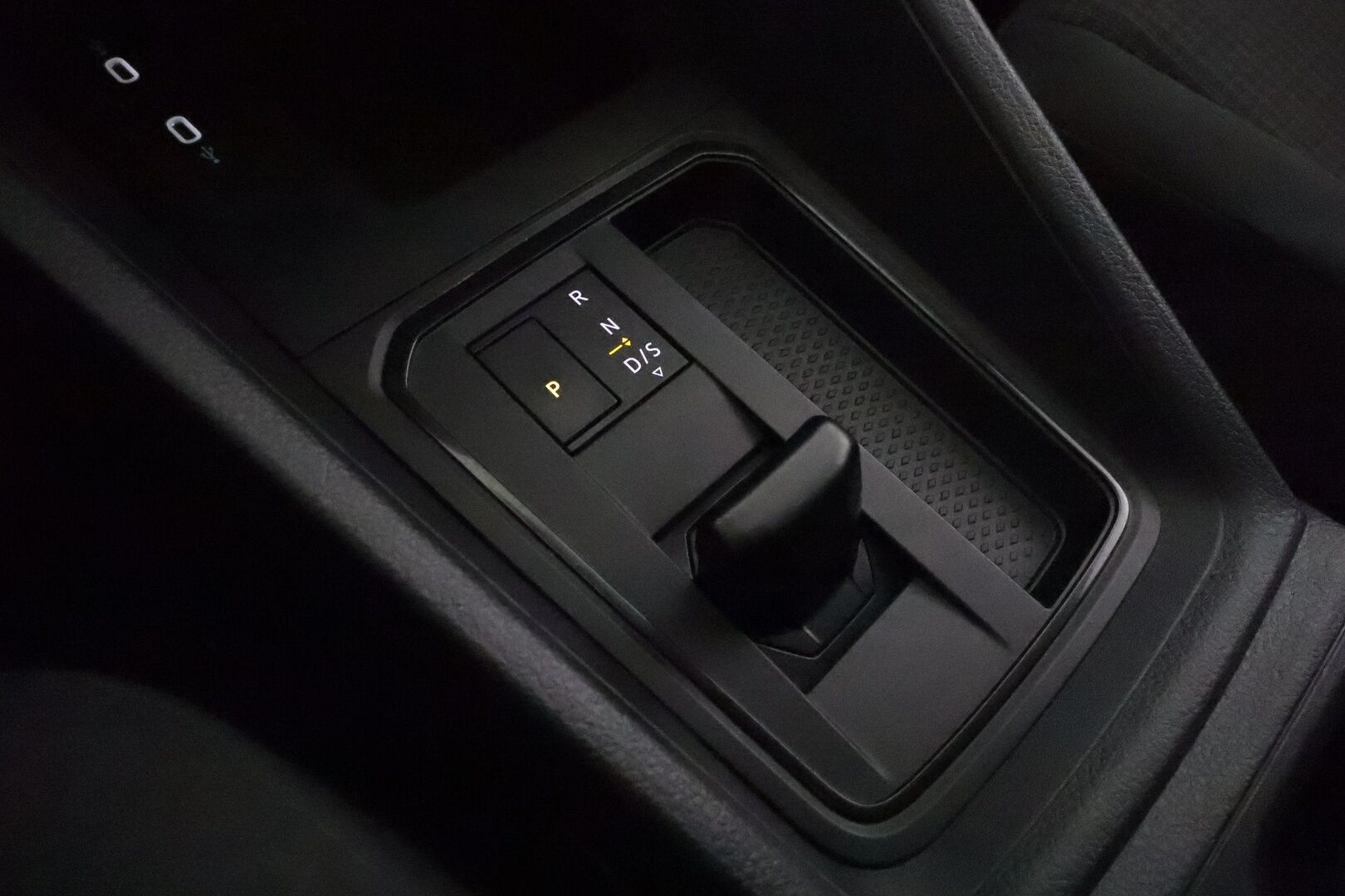 Volkswagen Caddy 2023 1.5 TSi 84 kW Family DSG 7-P *Suomi-auto / Vakkari / P.tutkat / Bluetooth / Webasto / 2x Renkaat* - PA-lämmitin / 7-paik / - HULLU BLACKWEEK KORKOTARJOUS 2,49%