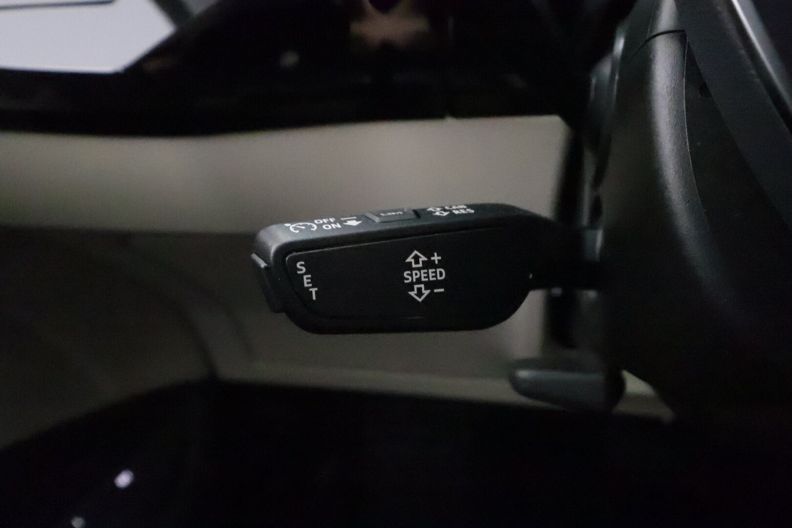 Audi e-tron 2023 Sportback 55 quattro Progress Plus - Matrix | Ilm. muistinahat | Koukku | P.kamera | Ilma-alusta | Navi |Keyless | Audi sound system | Merkkihuollot | Kahdet OEM vanteet | 2xlaturit