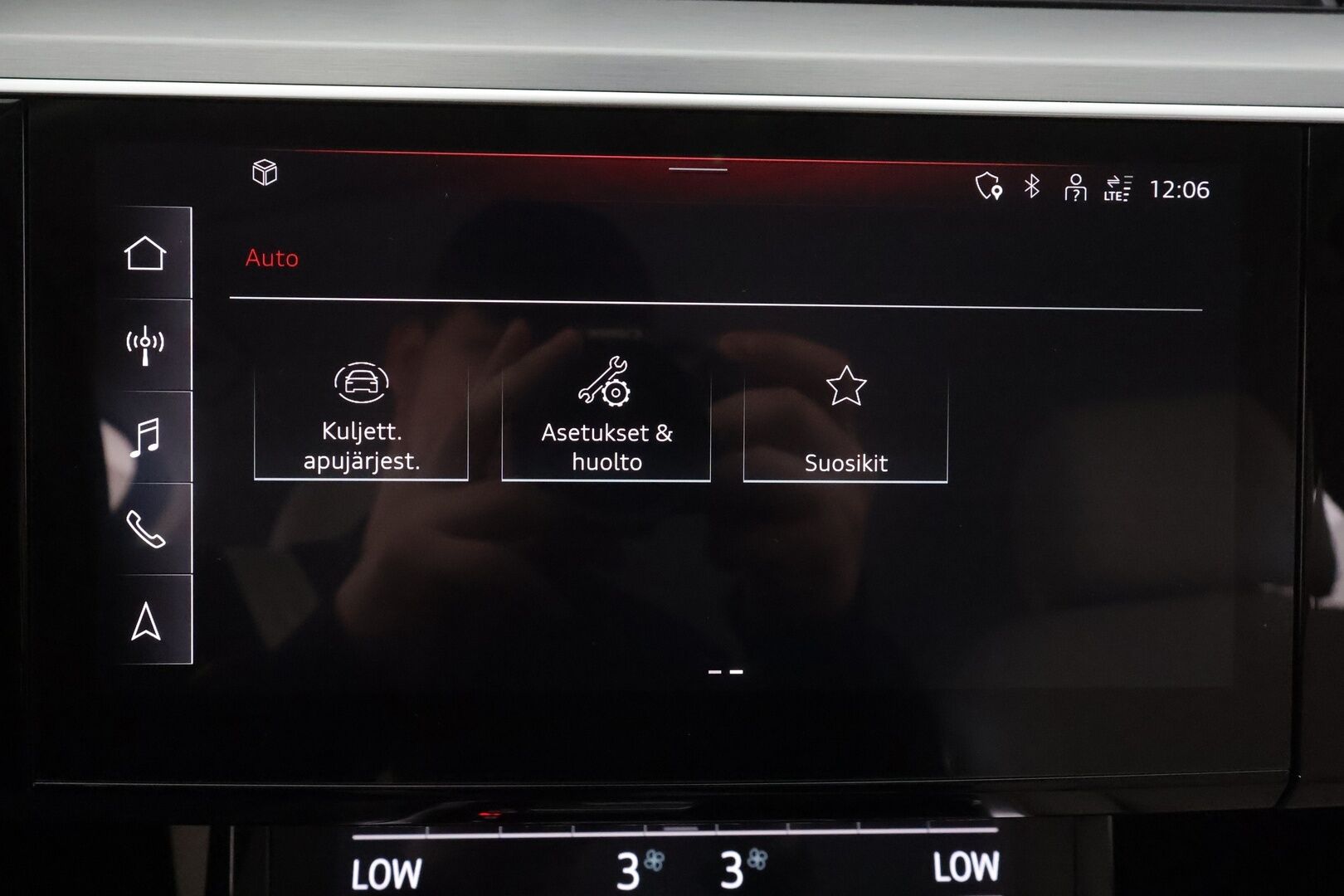 Audi e-tron 2023 Sportback 55 quattro Progress Plus - Matrix | Ilm. muistinahat | Koukku | P.kamera | Ilma-alusta | Navi |Keyless | Audi sound system | Merkkihuollot | Kahdet OEM vanteet | 2xlaturit