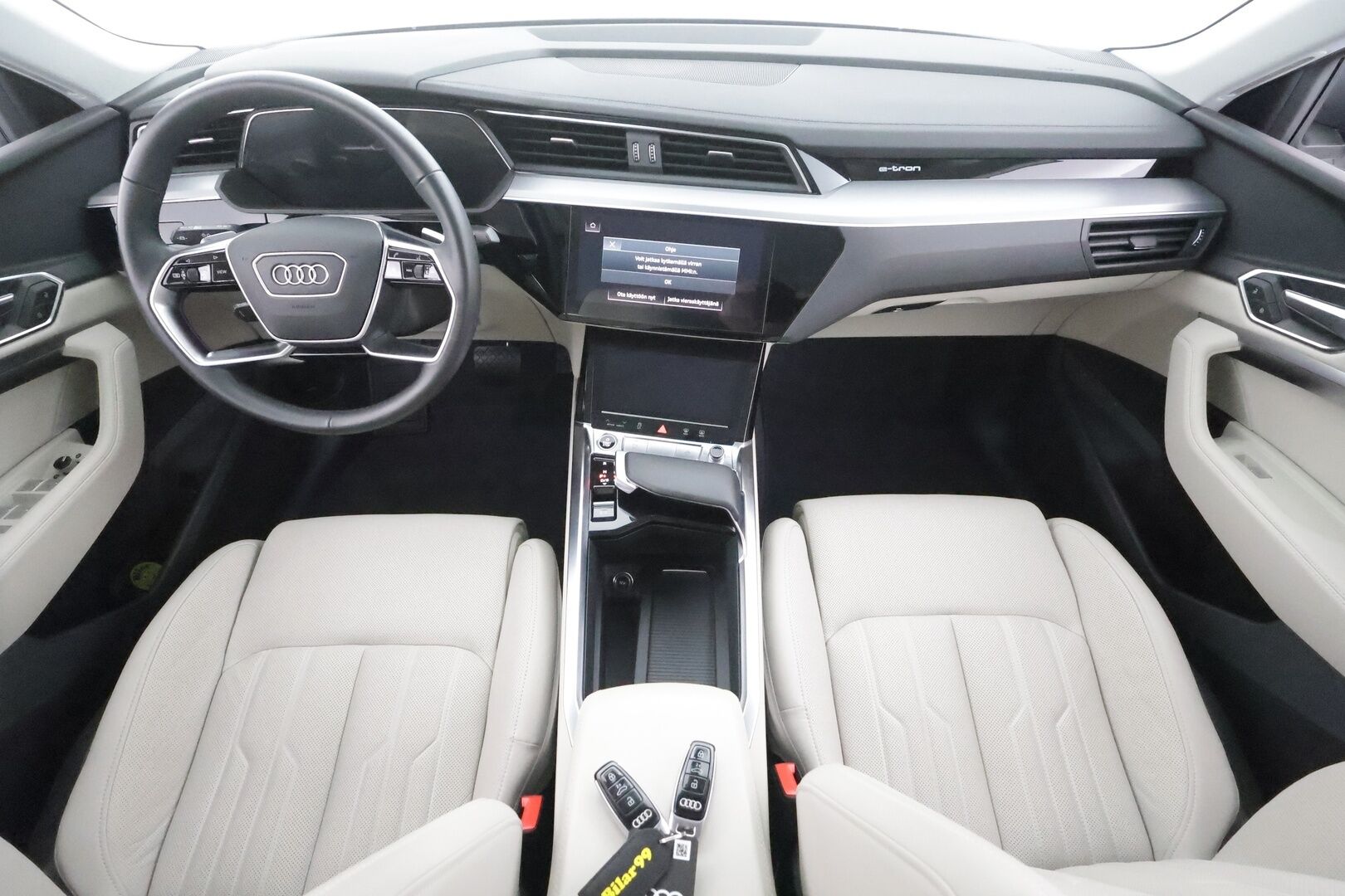 Audi e-tron 2023 Sportback 55 quattro Progress Plus - Matrix | Ilm. muistinahat | Koukku | P.kamera | Ilma-alusta | Navi |Keyless | Audi sound system | Merkkihuollot | Kahdet OEM vanteet | 2xlaturit