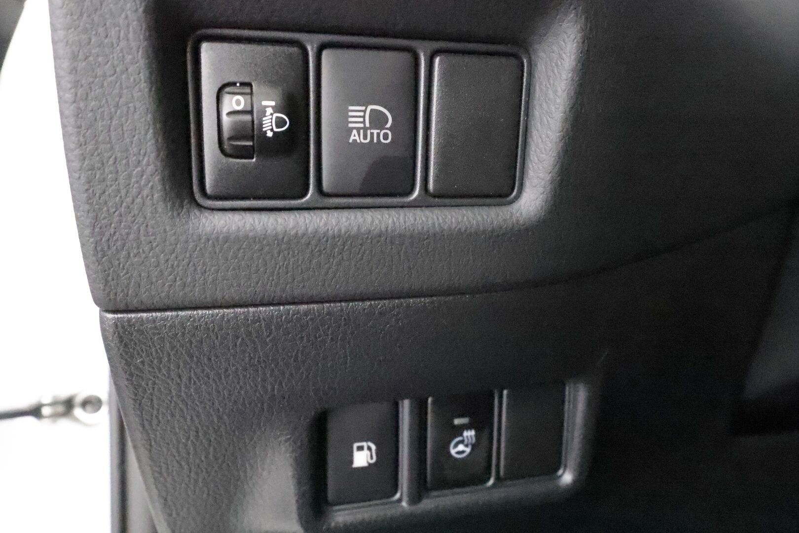 Toyota C-HR 2022 2,0 Hybrid Intense Edition * Koukku / ACC / LED / P.kamera / Kaistavahti / Navi / Keyless * - Suomi-auto / Kahdet renkaat / Merkkihuollot