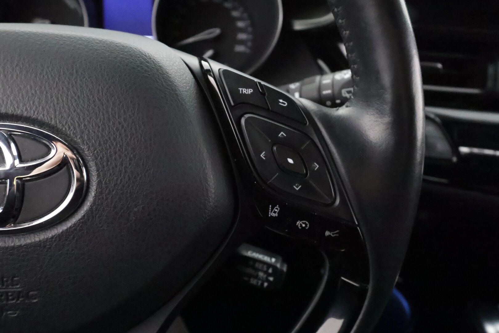 Toyota C-HR 2022 2,0 Hybrid Intense Edition * Koukku / ACC / LED / P.kamera / Kaistavahti / Navi / Keyless * - Suomi-auto / Kahdet renkaat / Merkkihuollot