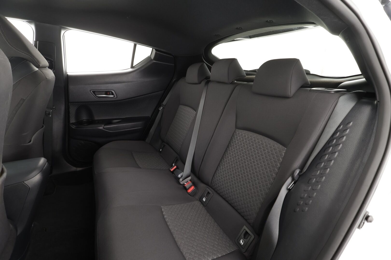 Toyota C-HR 2022 2,0 Hybrid Intense Edition * Koukku / ACC / LED / P.kamera / Kaistavahti / Navi / Keyless * - Suomi-auto / Kahdet renkaat / Merkkihuollot