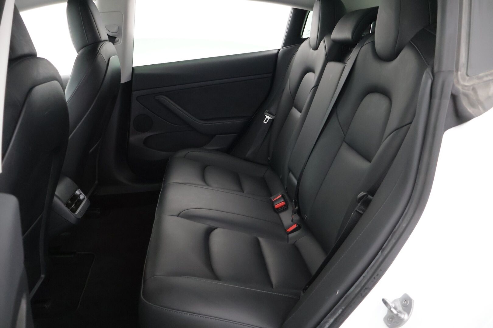 Tesla Model 3 2021 Model 3 Sedan (AA) 4ov - Vetokoukku