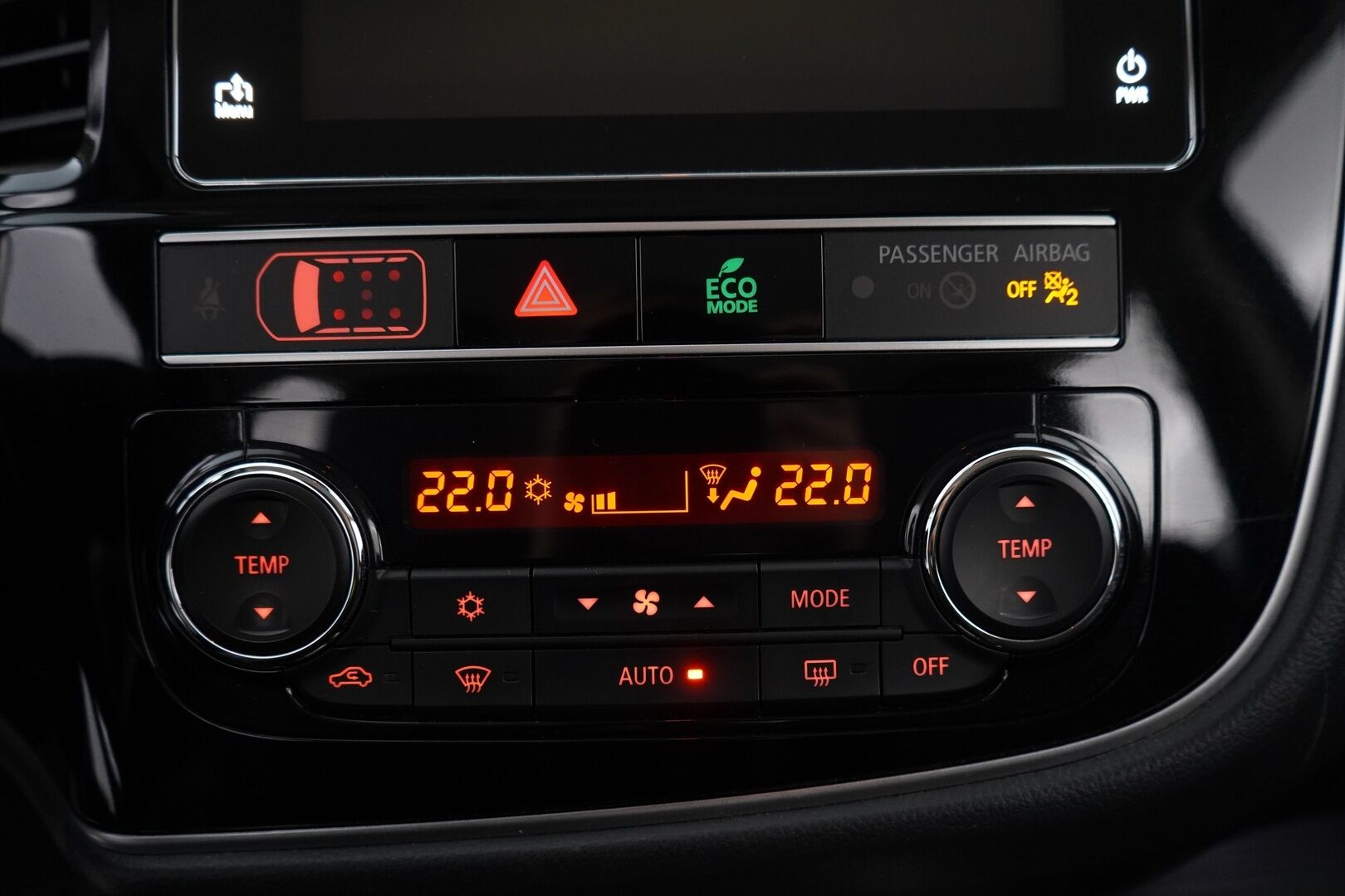 Mitsubishi Outlander PHEV 2019 Instyle Business 4WD 5P - Adapt.Vakkari / Koukku / Lisälämmitin / Puolinahat / Led-valot / Merkkihuollot