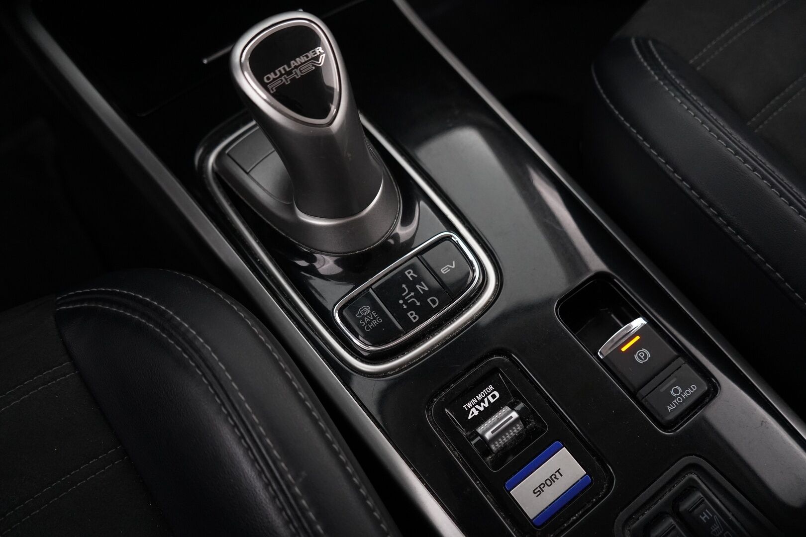 Mitsubishi Outlander PHEV 2019 Instyle Business 4WD 5P - Adapt.Vakkari / Koukku / Lisälämmitin / Puolinahat / Led-valot / Merkkihuollot