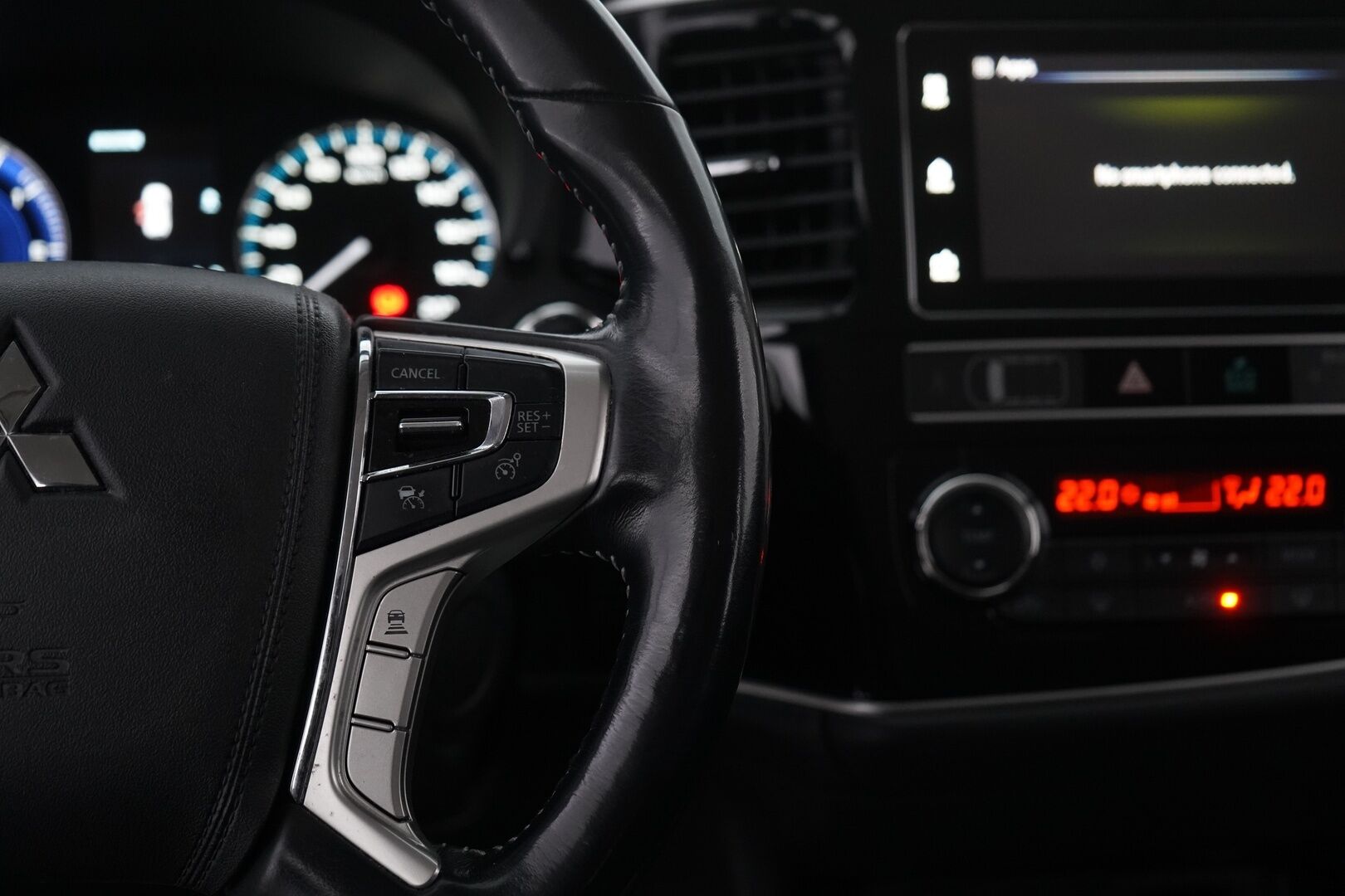 Mitsubishi Outlander PHEV 2019 Instyle Business 4WD 5P - Adapt.Vakkari / Koukku / Lisälämmitin / Puolinahat / Led-valot / Merkkihuollot