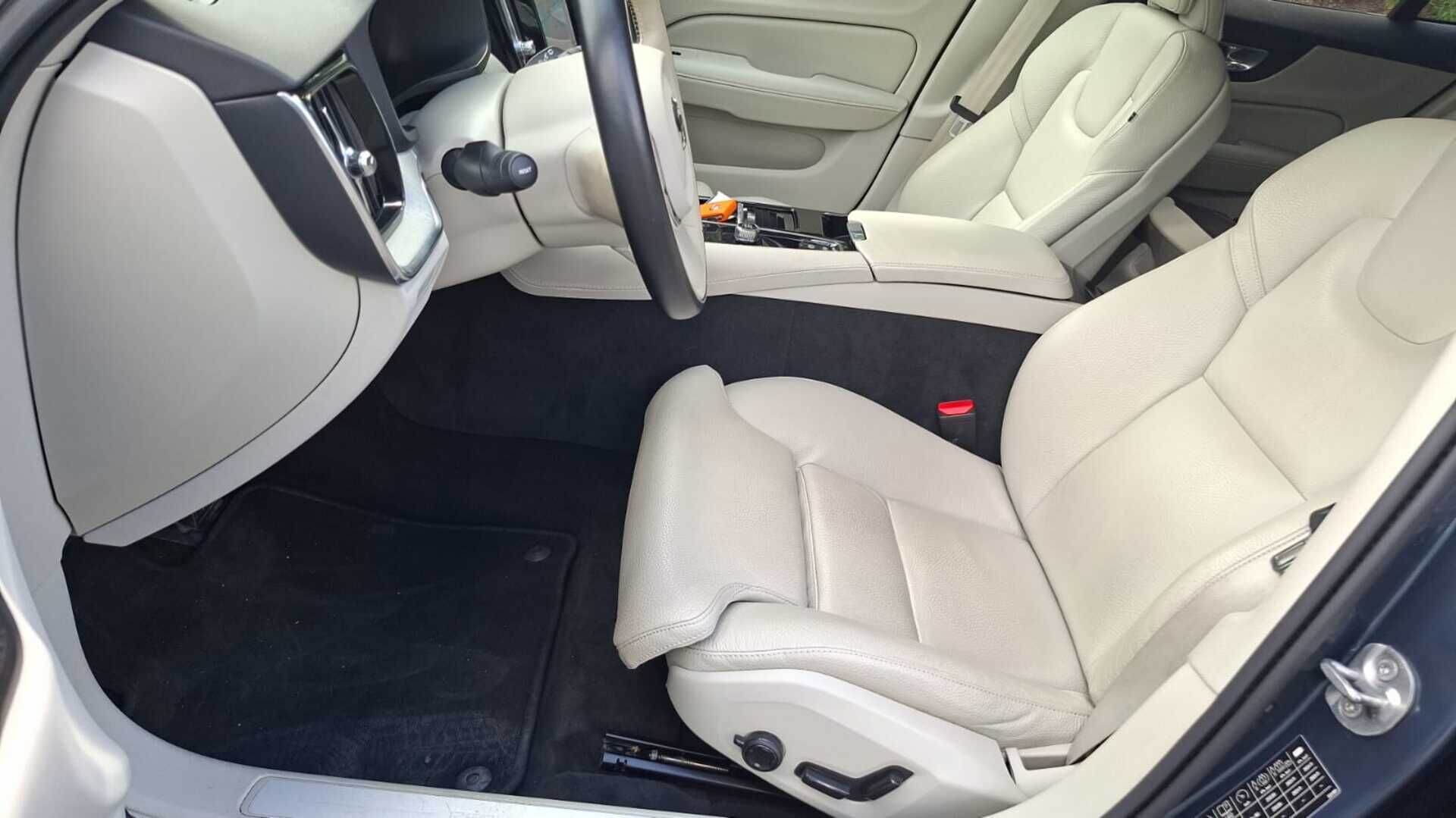 Volvo V60 2023 T6 AWD Long Range Plus Bright aut - | ACC | Koukku | H/K | Full-LED | Muistipenkit | P.Kamera | Keyless | sporttinahat | Apple&Android | 1.Om suomi-auto | Kahdet Renkaat |