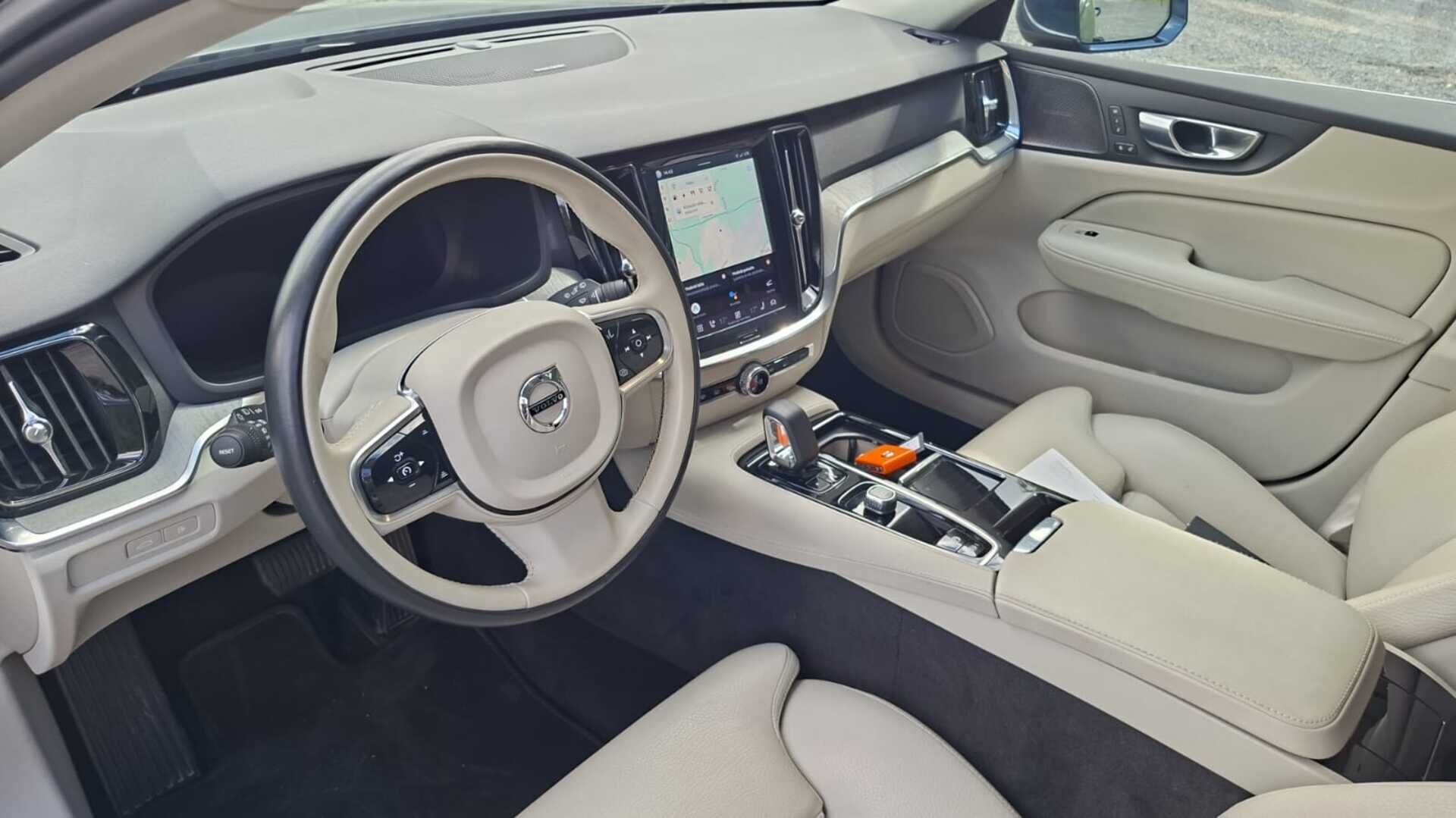 Volvo V60 2023 T6 AWD Long Range Plus Bright aut - | ACC | Koukku | H/K | Full-LED | Muistipenkit | P.Kamera | Keyless | sporttinahat | Apple&Android | 1.Om suomi-auto | Kahdet Renkaat |
