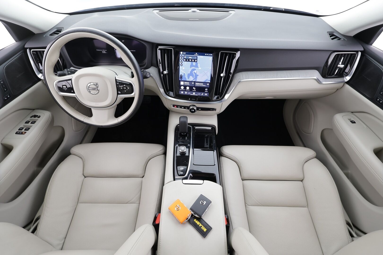 Volvo V60 2023 T6 AWD Long Range Plus Bright aut - | ACC | Koukku | H/K | Full-LED | Muistipenkit | P.Kamera | Keyless | Sporttinahat | Apple&Android | 1.Om suomi-auto | Vaalea nahkasisusta | Kahdet Renkaat |