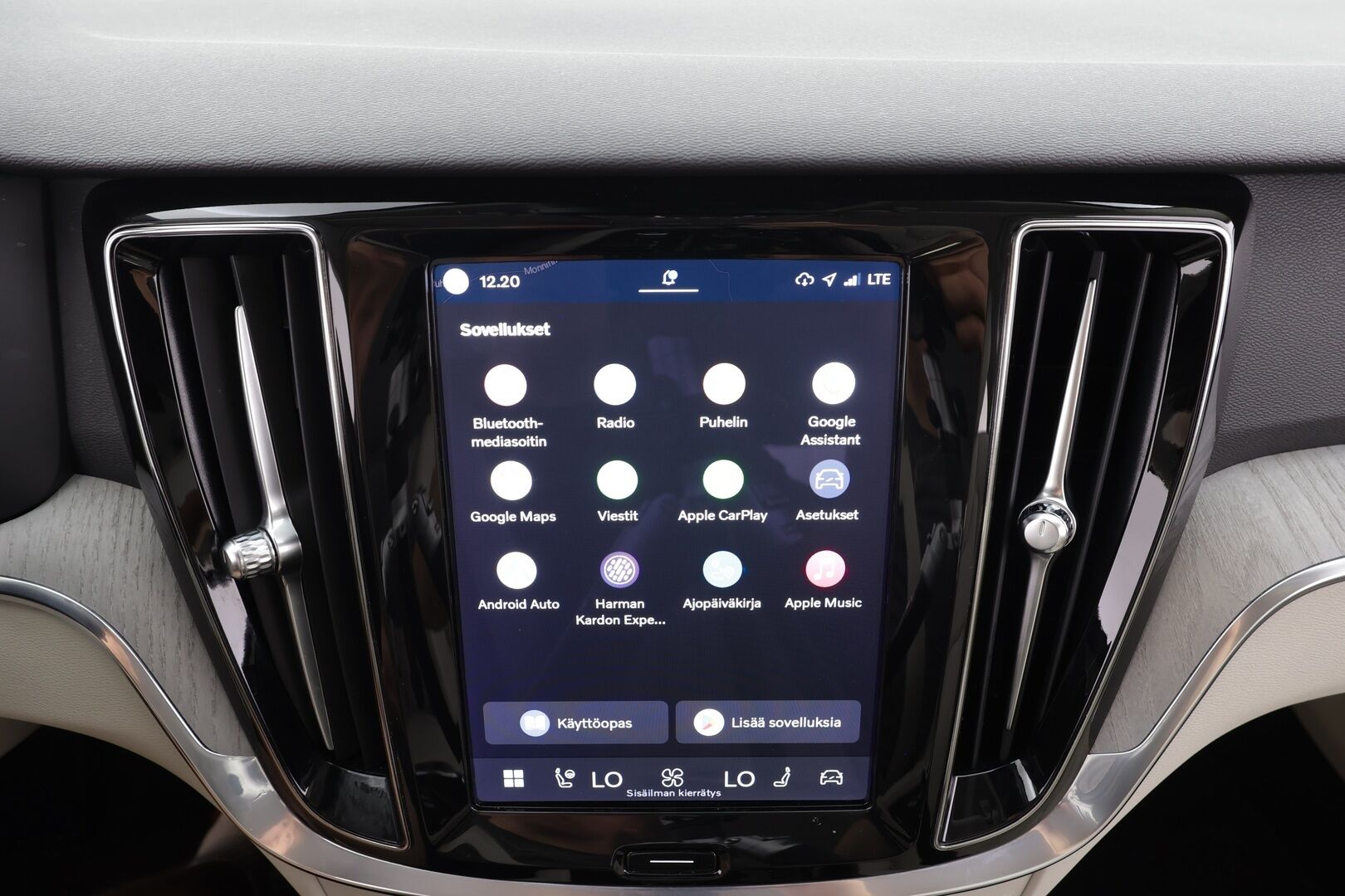 Volvo V60 2023 T6 AWD Long Range Plus Bright aut - | ACC | Koukku | H/K | Full-LED | Muistipenkit | P.Kamera | Keyless | Sporttinahat | Apple&Android | 1.Om suomi-auto | Vaalea nahkasisusta | Kahdet Renkaat |