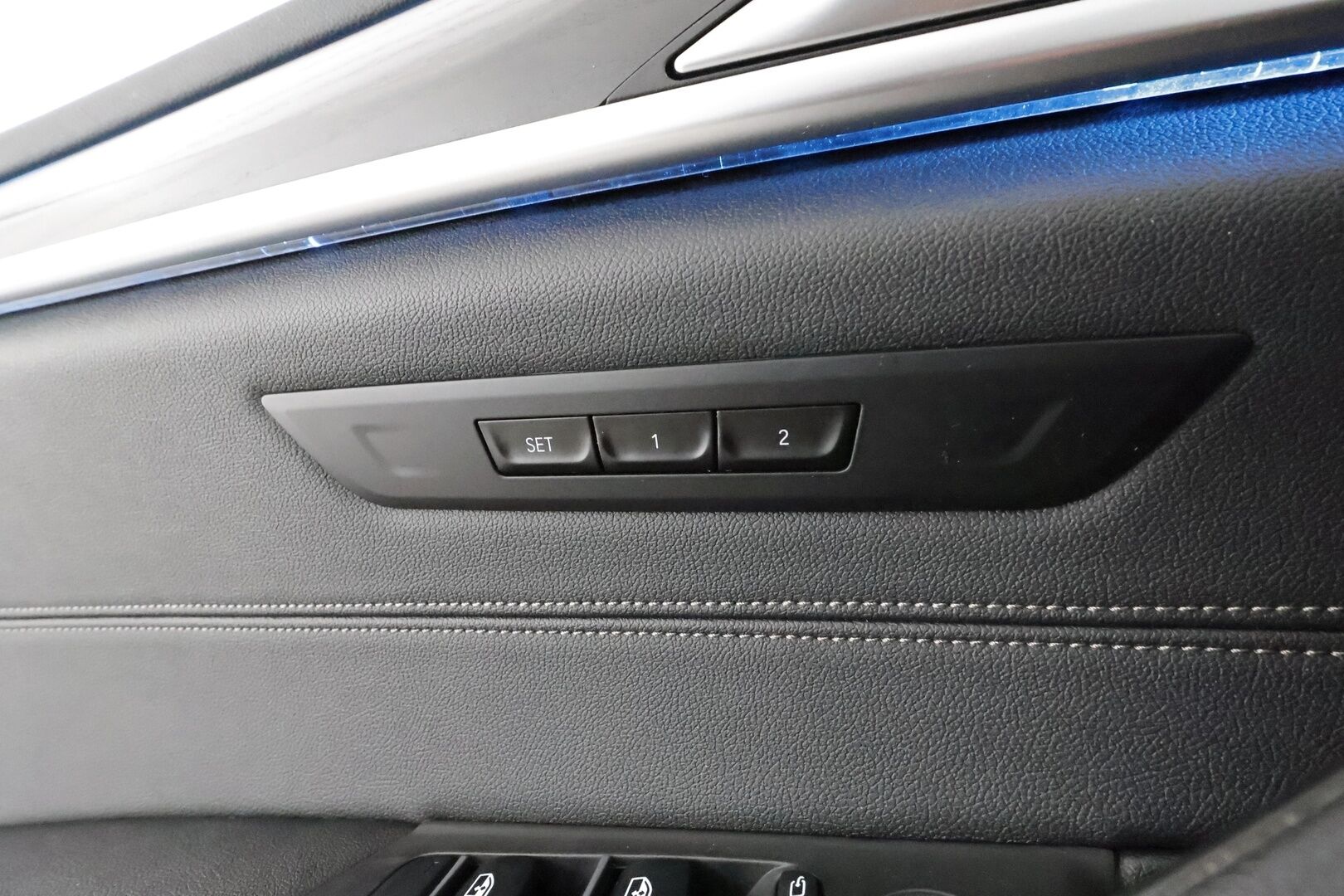 BMW 530 2022 G31 Touring A Charged Edition M Sport * H&K / ACC / LED / 360° / Sportpenkki Muistilla / Koukku / Navi / Keyless * - 2x Latauskaapelit / Kahdet renkaat / Merkkihuollettu - HULLU BLACKWEEK KORKOTARJOUS 2,49%