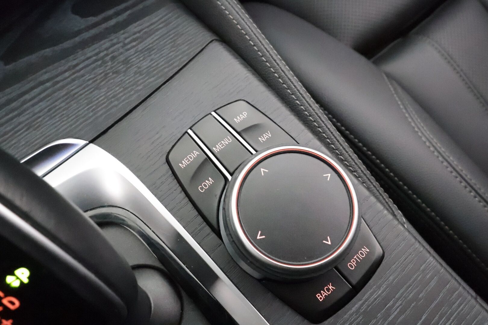 BMW 530 2022 G31 Touring A Charged Edition M Sport * H&K / ACC / LED / 360° / Sportpenkki Muistilla / Koukku / Navi / Keyless * - 2x Latauskaapelit / Kahdet renkaat / Merkkihuollettu - HULLU BLACKWEEK KORKOTARJOUS 2,49%