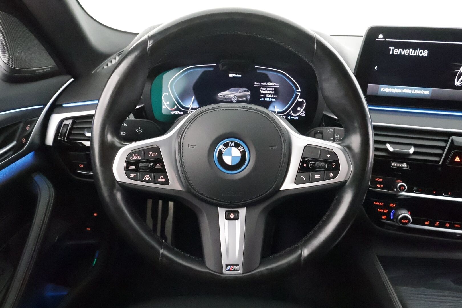 BMW 530 2022 G31 Touring A Charged Edition M Sport * H&K / ACC / LED / 360° / Sportpenkki Muistilla / Koukku / Navi / Keyless * - 2x Latauskaapelit / Kahdet renkaat / Merkkihuollettu - HULLU BLACKWEEK KORKOTARJOUS 2,49%