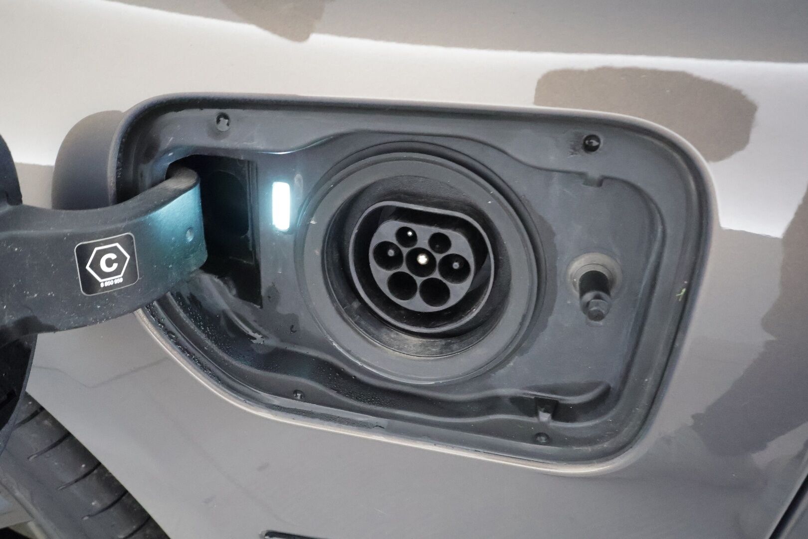 BMW 530 2022 G31 Touring A Charged Edition M Sport * H&K / ACC / LED / 360° / Sportpenkki Muistilla / Koukku / Navi / Keyless * - 2x Latauskaapelit / Kahdet renkaat / Merkkihuollettu - HULLU BLACKWEEK KORKOTARJOUS 2,49%