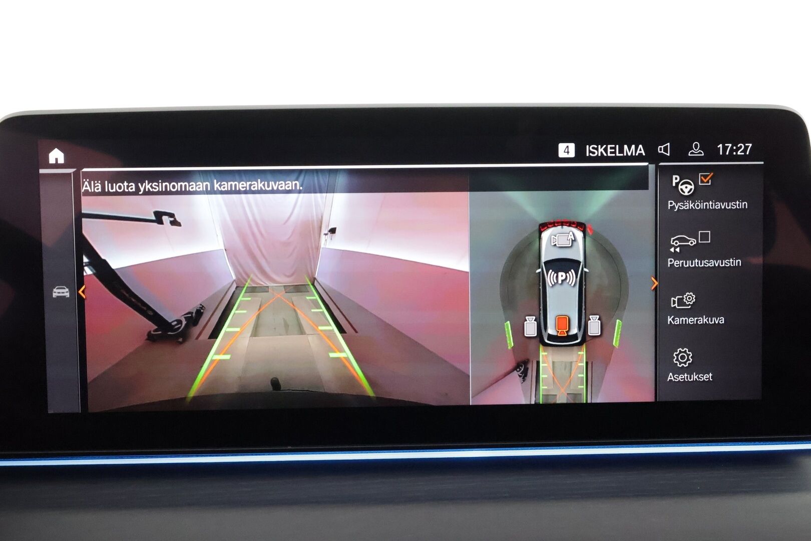 BMW 530 2022 G31 Touring A Charged Edition M Sport * H&K / ACC / LED / 360° / Sportpenkki Muistilla / Koukku / Navi / Keyless * - 2x Latauskaapelit / Kahdet renkaat / Merkkihuollettu - HULLU BLACKWEEK KORKOTARJOUS 2,49%