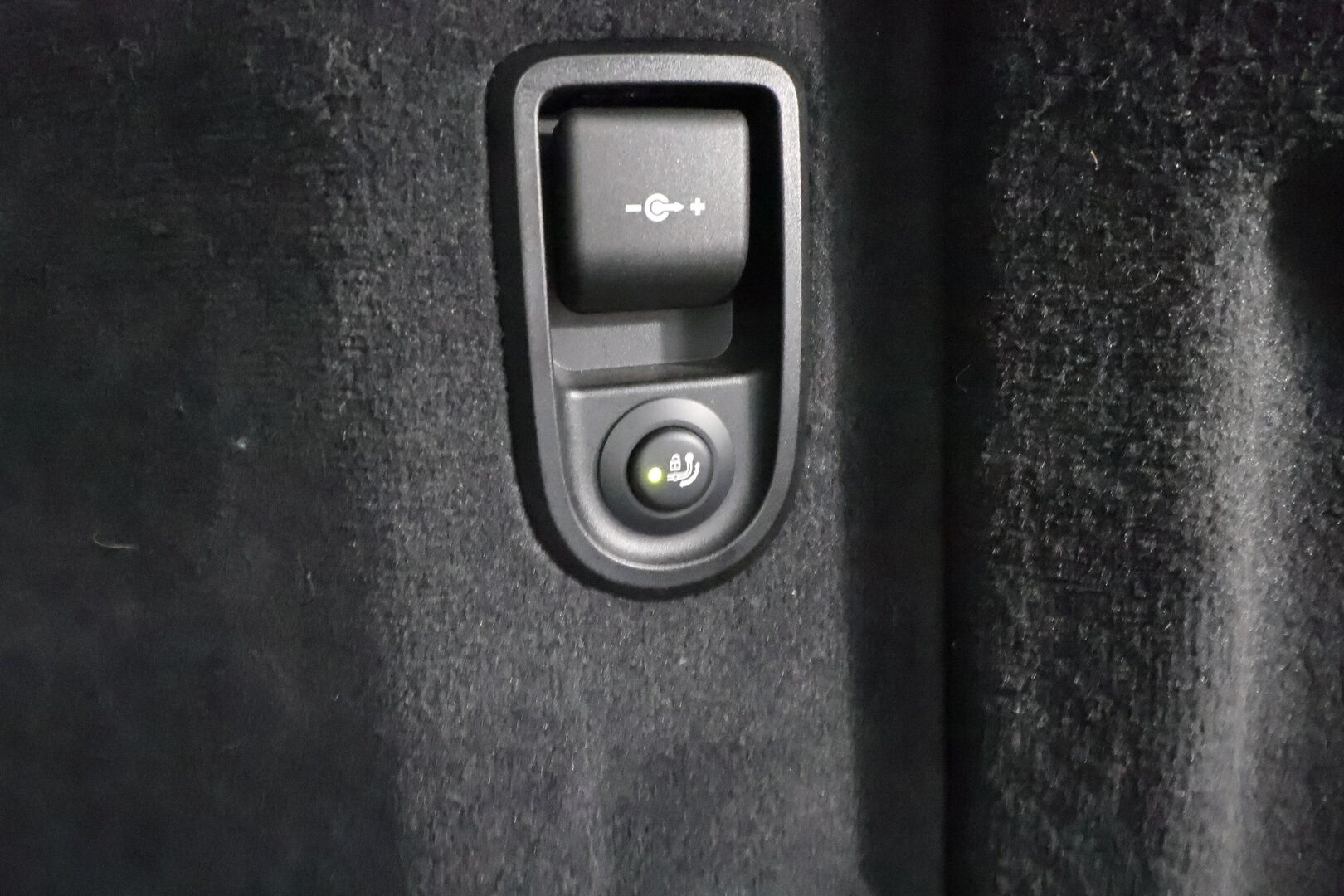 BMW 530 2022 G31 Touring A Charged Edition M Sport * H&K / ACC / LED / 360° / Sportpenkki Muistilla / Koukku / Navi / Keyless * - 2x Latauskaapelit / Kahdet renkaat / Merkkihuollettu - HULLU BLACKWEEK KORKOTARJOUS 2,49%