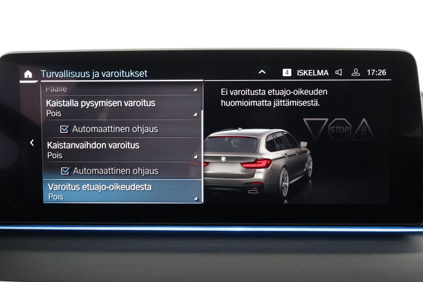 BMW 530 2022 G31 Touring A Charged Edition M Sport * H&K / ACC / LED / 360° / Sportpenkki Muistilla / Koukku / Navi / Keyless * - 2x Latauskaapelit / Kahdet renkaat / Merkkihuollettu - HULLU BLACKWEEK KORKOTARJOUS 2,49%