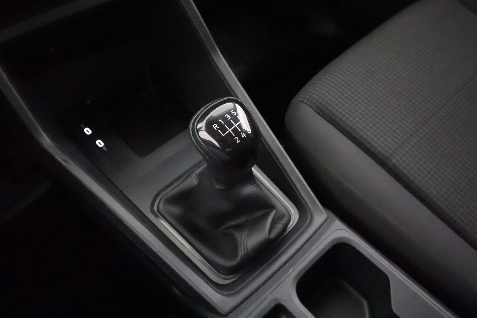Volkswagen Caddy 2023 Cargo 2,0 TDI * 1.Om Suomi-auto / Vakkari / Webasto / ALV / 2x Renkaat / LED-Lisä * - Merkkihuollettu