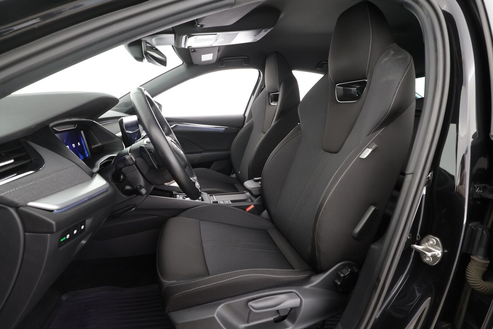 Skoda Octavia 2023 2.0 TDI 150 4x4 Style Nordic Edition DSG * ACC / Webasto / Matrix-LED / P.Kamera / Apple&Android * - 1.Om suomi-auto / Kahdet Renkaat