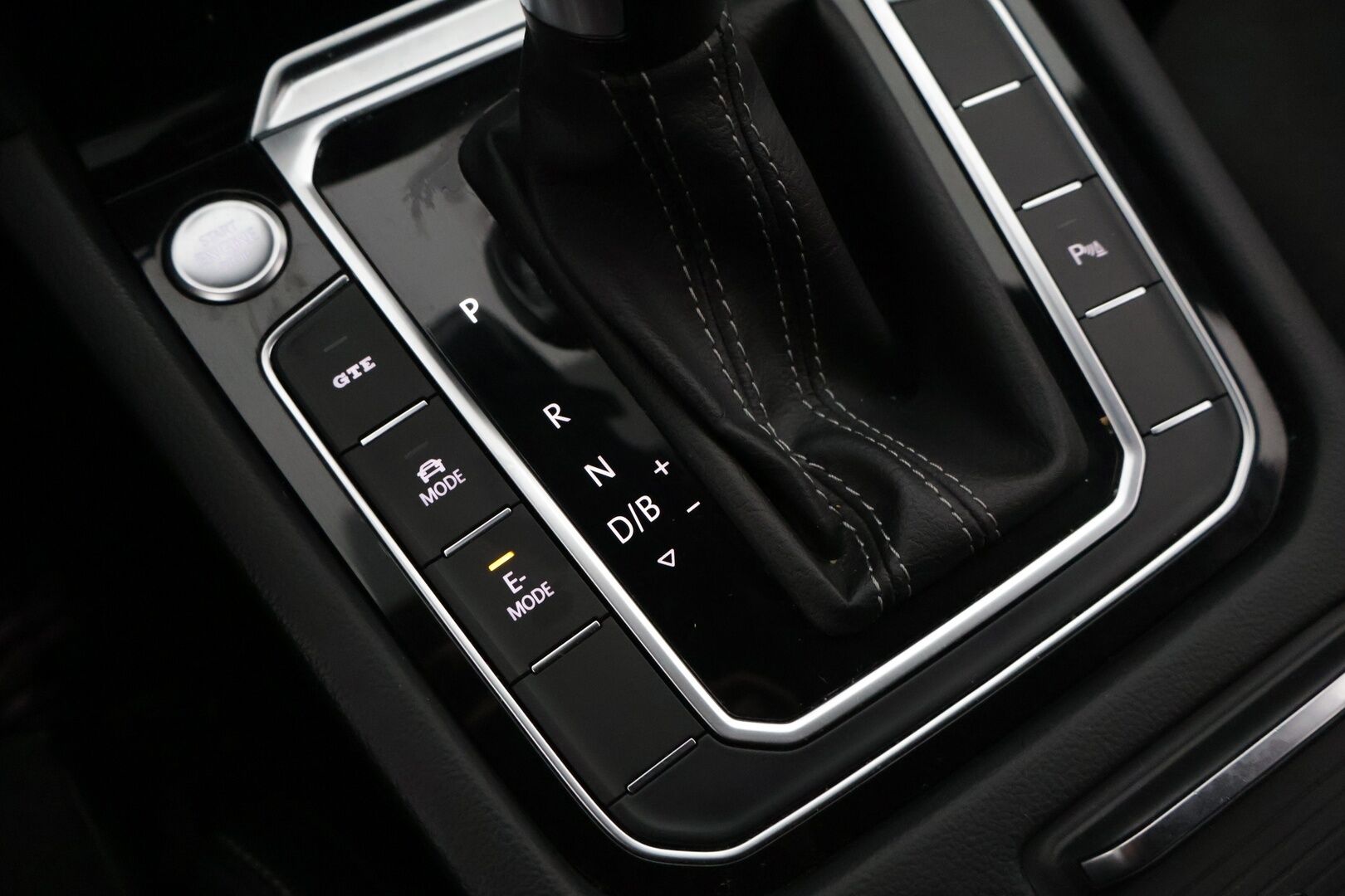 Volkswagen Arteon 2021 Shooting Brake R-Line eHybrid 160 kW DSG-automaatti *ACC / webasto / Peruutuskamera / Vetokoukku / Puolinahka sisusta* - *Seuraava huolto vasta 6/26 / 2x renkaat & vanteet 19" / Navigointi / Sähkötoiminen takaluukku / Ohjauspyörän lämmitys*