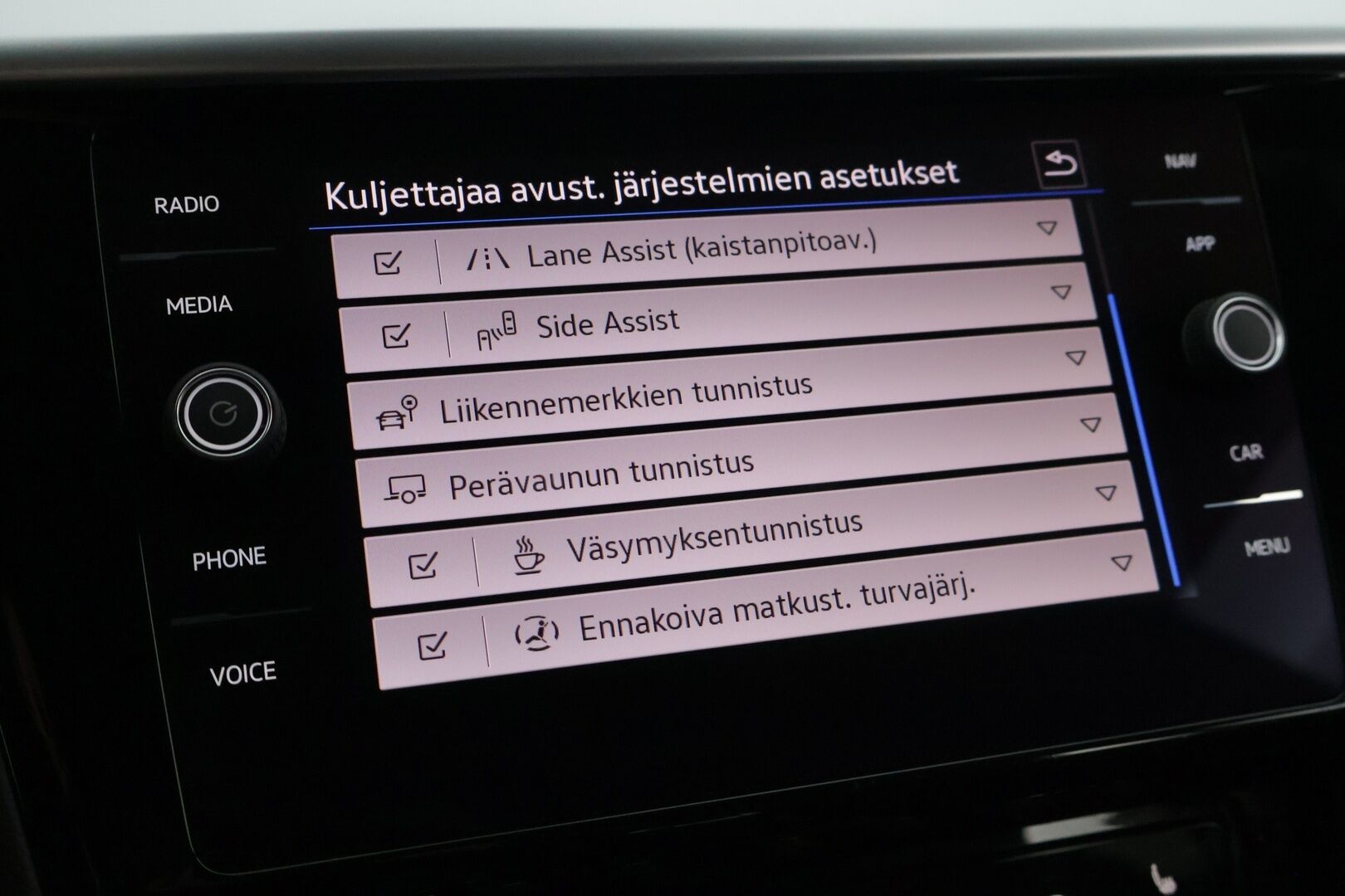Volkswagen Arteon 2021 Shooting Brake R-Line eHybrid 160 kW DSG-automaatti *ACC / webasto / Peruutuskamera / Vetokoukku / Puolinahka sisusta* - *Seuraava huolto vasta 6/26 / 2x renkaat & vanteet 19" / Navigointi / Sähkötoiminen takaluukku / Ohjauspyörän lämmitys*