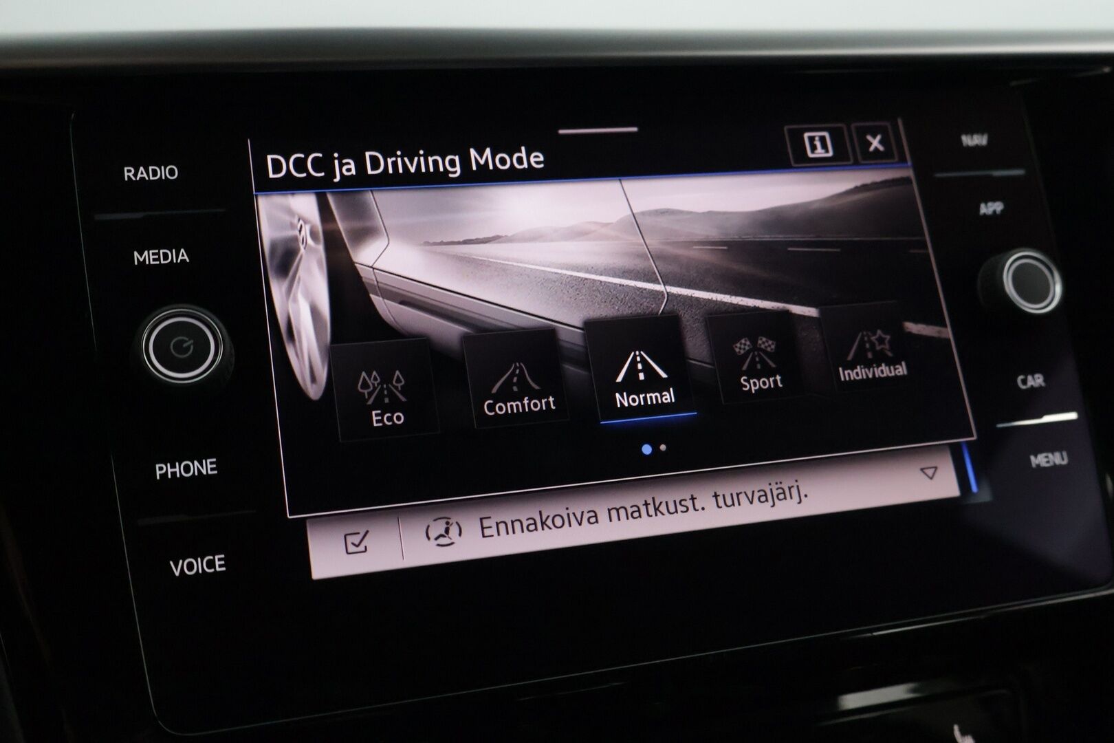 Volkswagen Arteon 2021 Shooting Brake R-Line eHybrid 160 kW DSG-automaatti *ACC / webasto / Peruutuskamera / Vetokoukku / Puolinahka sisusta* - *Seuraava huolto vasta 6/26 / 2x renkaat & vanteet 19" / Navigointi / Sähkötoiminen takaluukku / Ohjauspyörän lämmitys*
