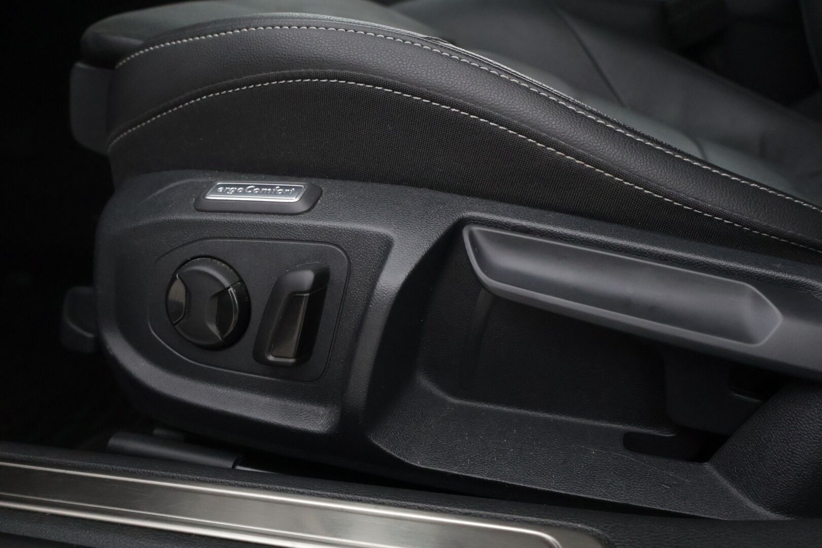 Volkswagen Arteon 2021 Shooting Brake R-Line eHybrid 160 kW DSG-automaatti *ACC / webasto / Peruutuskamera / Vetokoukku / Puolinahka sisusta* - *Seuraava huolto vasta 6/26 / 2x renkaat & vanteet 19" / Navigointi / Sähkötoiminen takaluukku / Ohjauspyörän lämmitys*