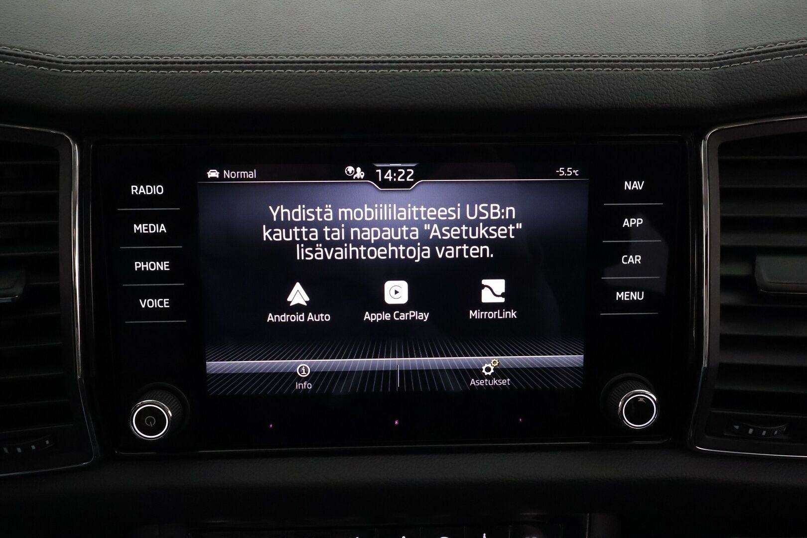 Skoda Kodiaq 2023 1.5 TSI ACT Style DSG * ACC / Webasto / Koukku / 360-Kamera / LED / Muistipenkit / Apple&Android * - 1.Om suomi auto / Kahdet renkaat