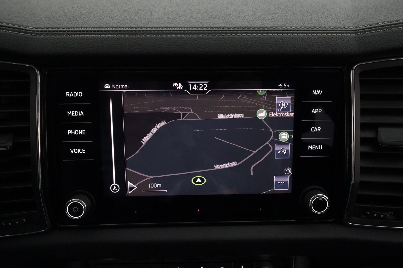 Skoda Kodiaq 2023 1.5 TSI ACT Style DSG * ACC / Webasto / Koukku / 360-Kamera / LED / Muistipenkit / Apple&Android * - 1.Om suomi auto / Kahdet renkaat