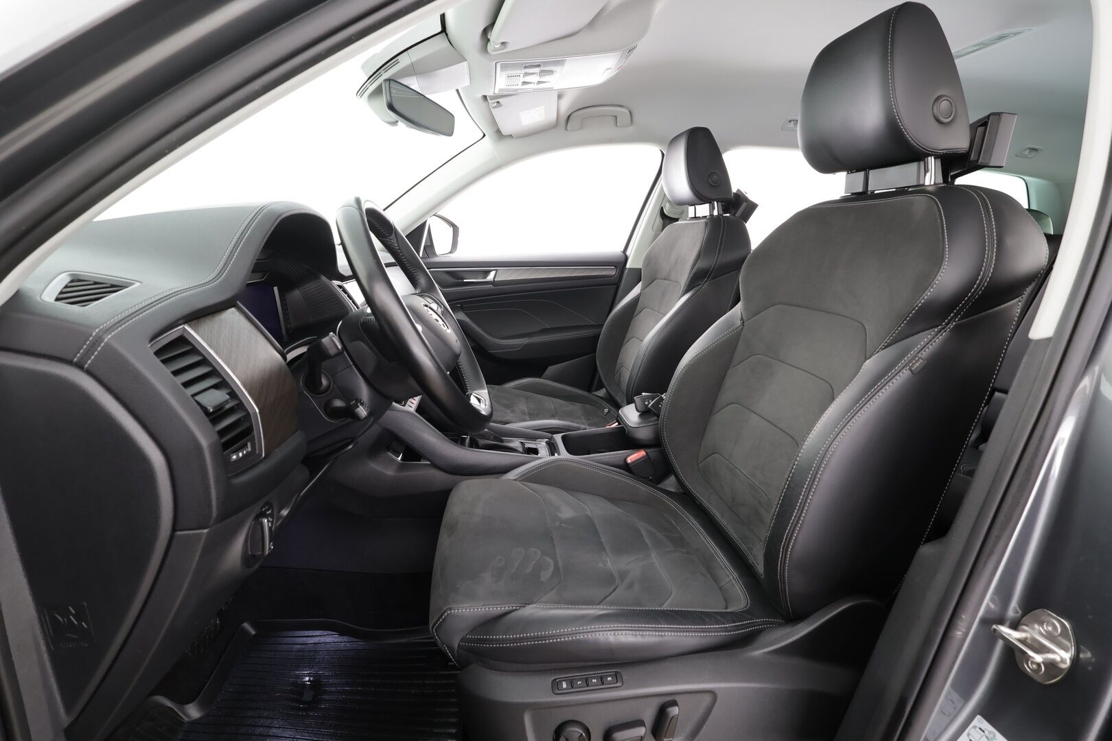 Skoda Kodiaq 2023 1.5 TSI ACT Style DSG * ACC / Webasto / Koukku / 360-Kamera / LED / Muistipenkit / Apple&Android * - 1.Om suomi auto / Kahdet renkaat