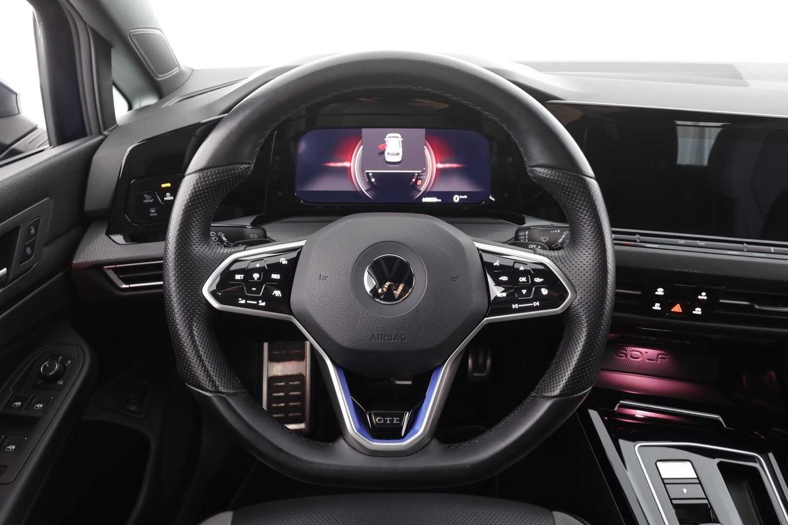 Volkswagen Golf 2023 GTE 180 kW (PHEV) DSG * Webasto / ACC / Matrix-LED / Ilmastoitu Sportpenkki Muistilla / P.kamera / Navi / Kaistavahti * - 1-om suomi-auto / Akku kuntotarkastettu! / 2x Latauskaapelit / Kahdet renkaat