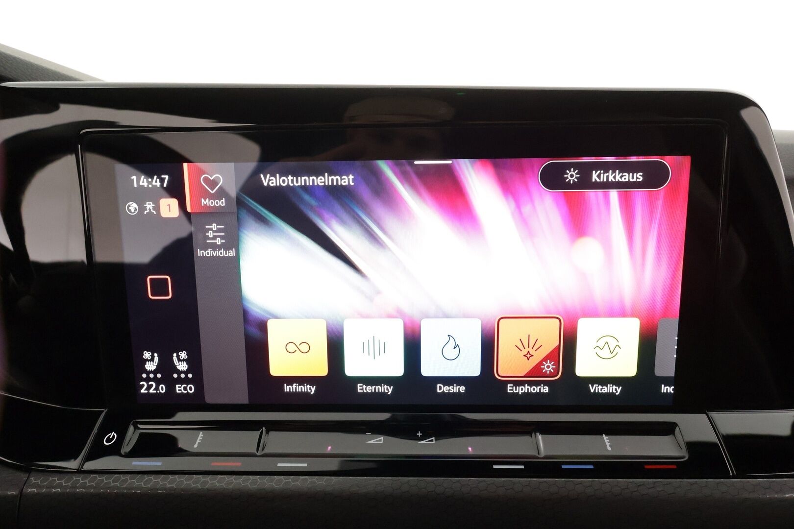 Volkswagen Golf 2023 GTE 180 kW (PHEV) DSG * Webasto / ACC / Matrix-LED / Ilmastoitu Sportpenkki Muistilla / P.kamera / Navi / Kaistavahti * - 1-om suomi-auto / Akku kuntotarkastettu! / 2x Latauskaapelit / Kahdet renkaat