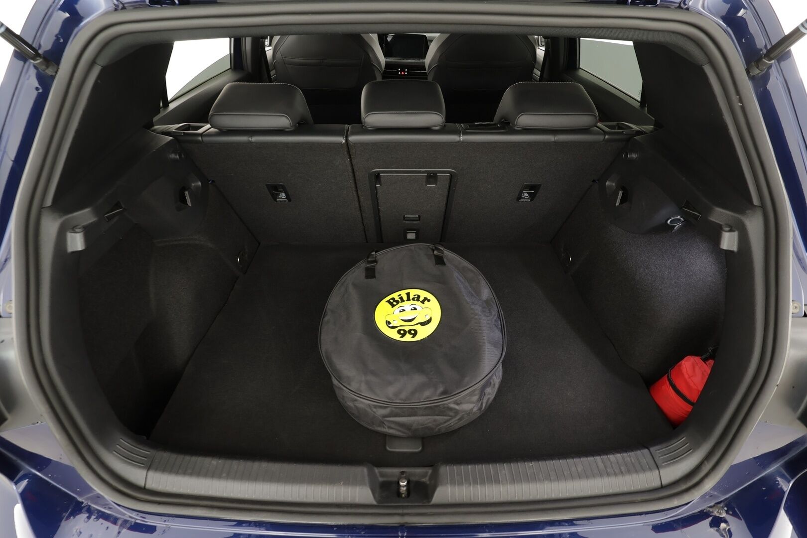 Volkswagen Golf 2023 GTE 180 kW (PHEV) DSG * Webasto / ACC / Matrix-LED / Ilmastoitu Sportpenkki Muistilla / P.kamera / Navi / Kaistavahti * - 1-om suomi-auto / Akku kuntotarkastettu! / 2x Latauskaapelit / Kahdet renkaat